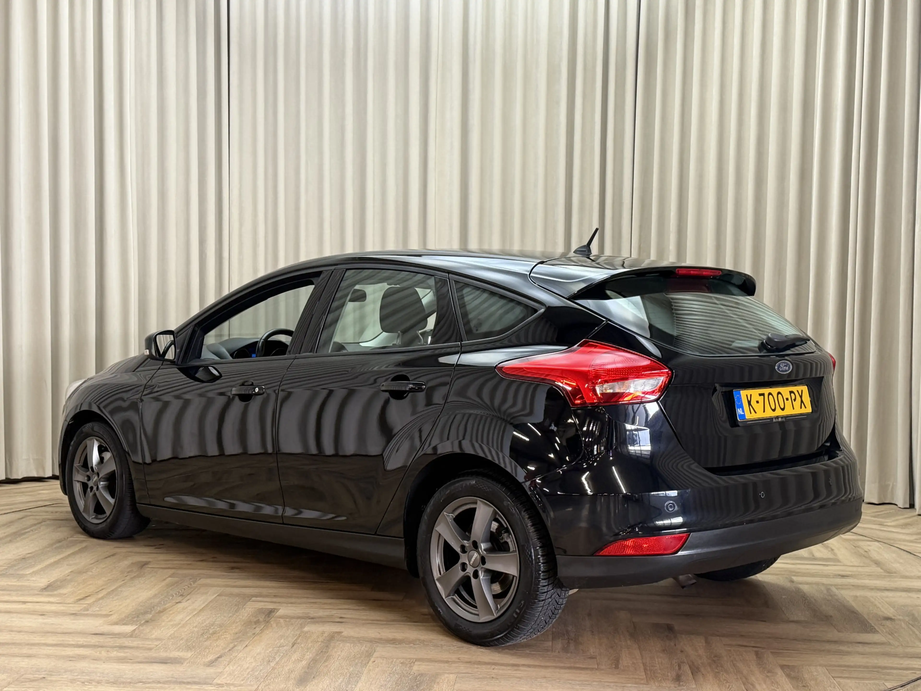 Ford Focus 1.0 Titanium Edition Stoel-/Stuurverwarming / PDC — photo 5