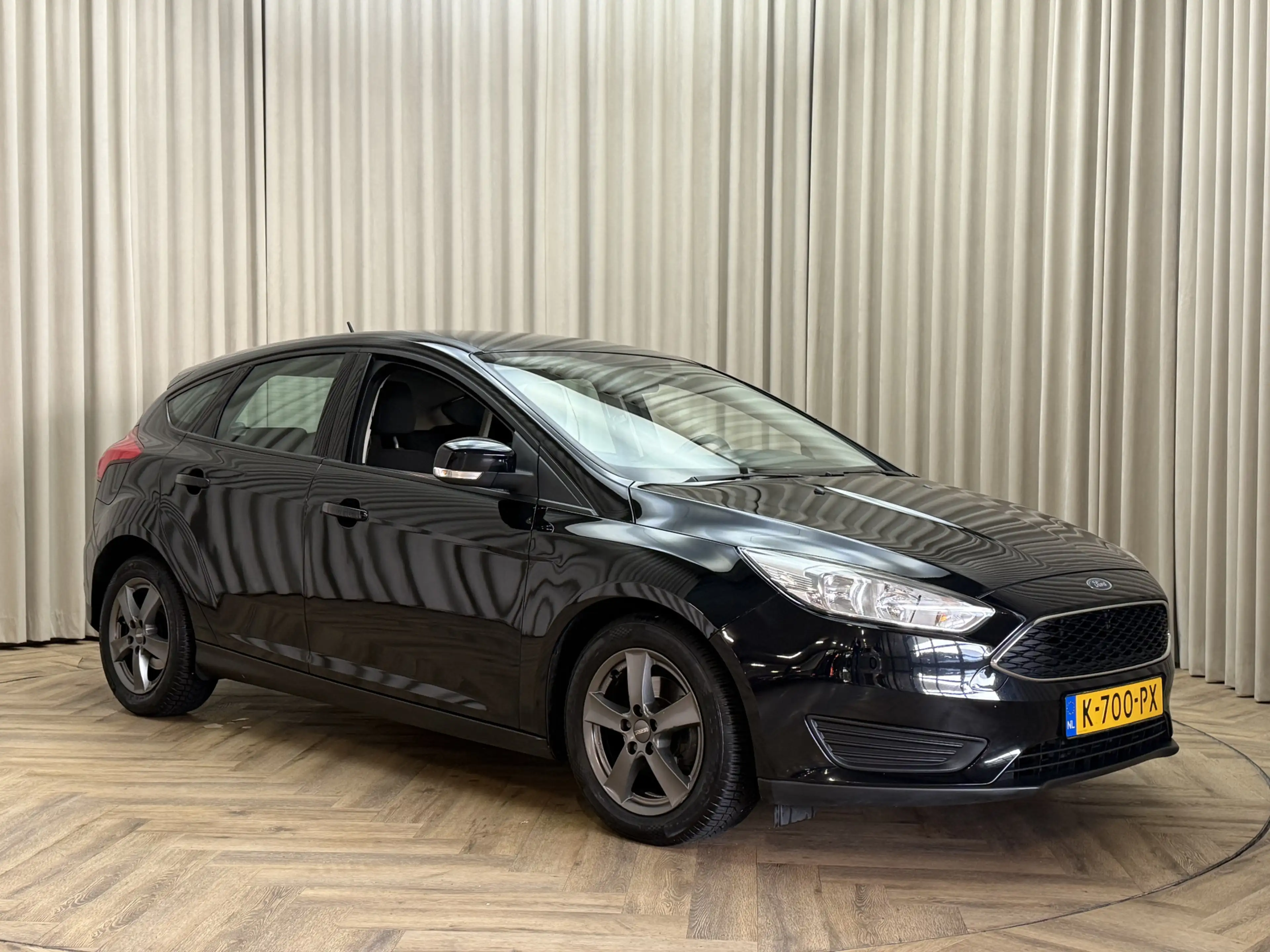 Ford Focus 1.0 Titanium Edition Stoel-/Stuurverwarming / PDC — photo 18
