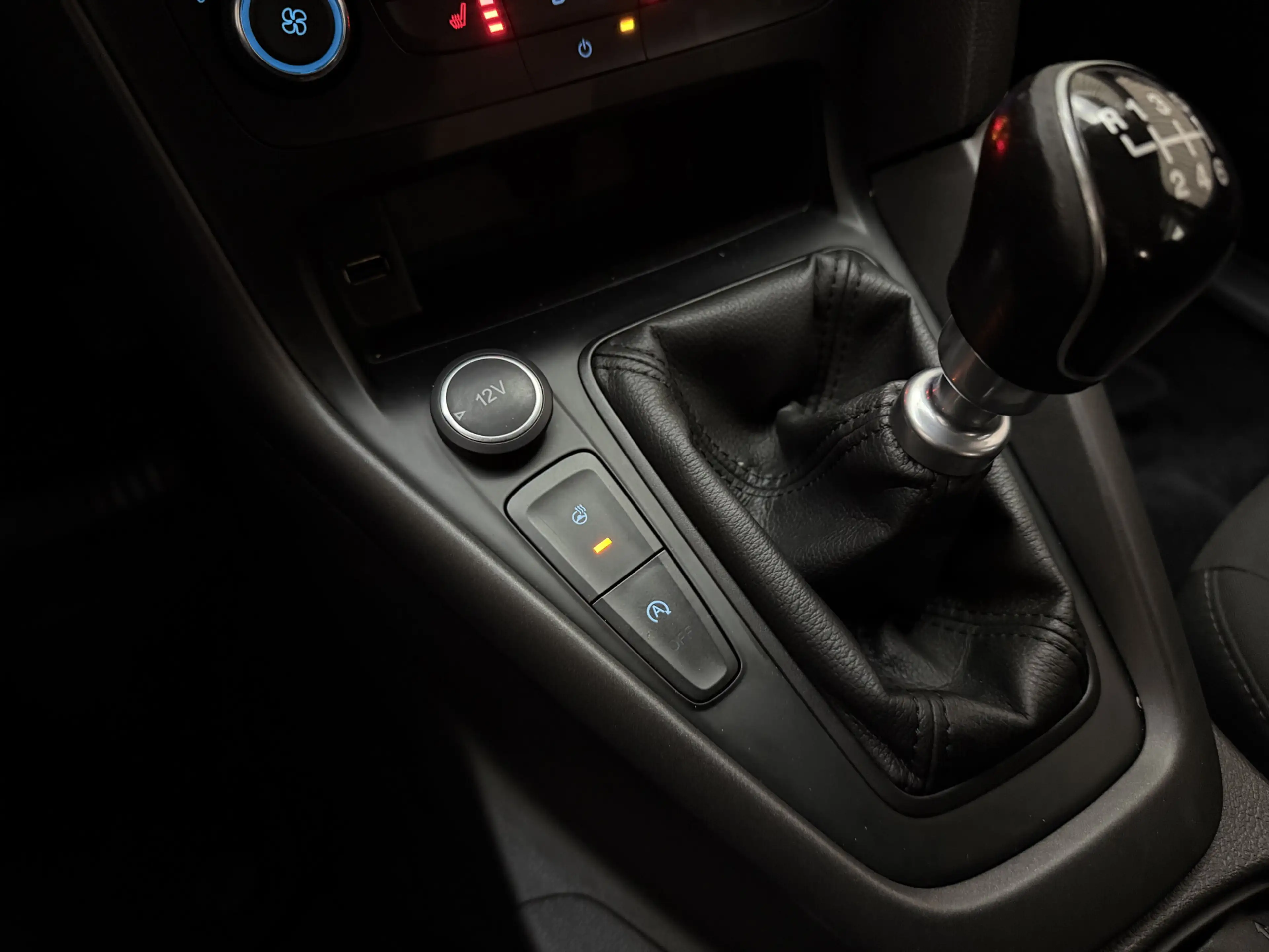 Ford Focus 1.0 Titanium Edition Stoel-/Stuurverwarming / PDC — photo 10