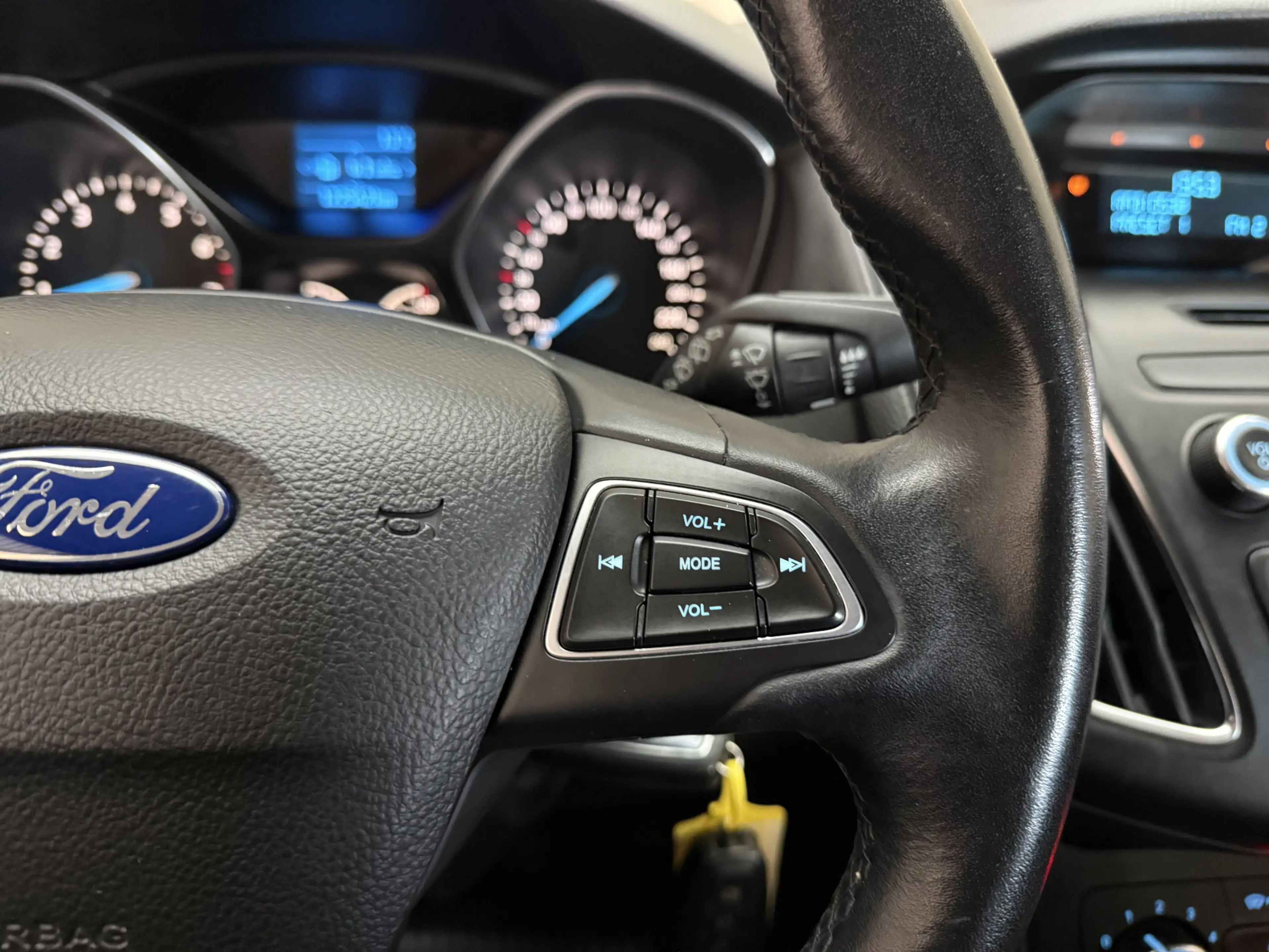 Ford Focus 1.0 Titanium Edition Stoel-/Stuurverwarming / PDC — photo 29