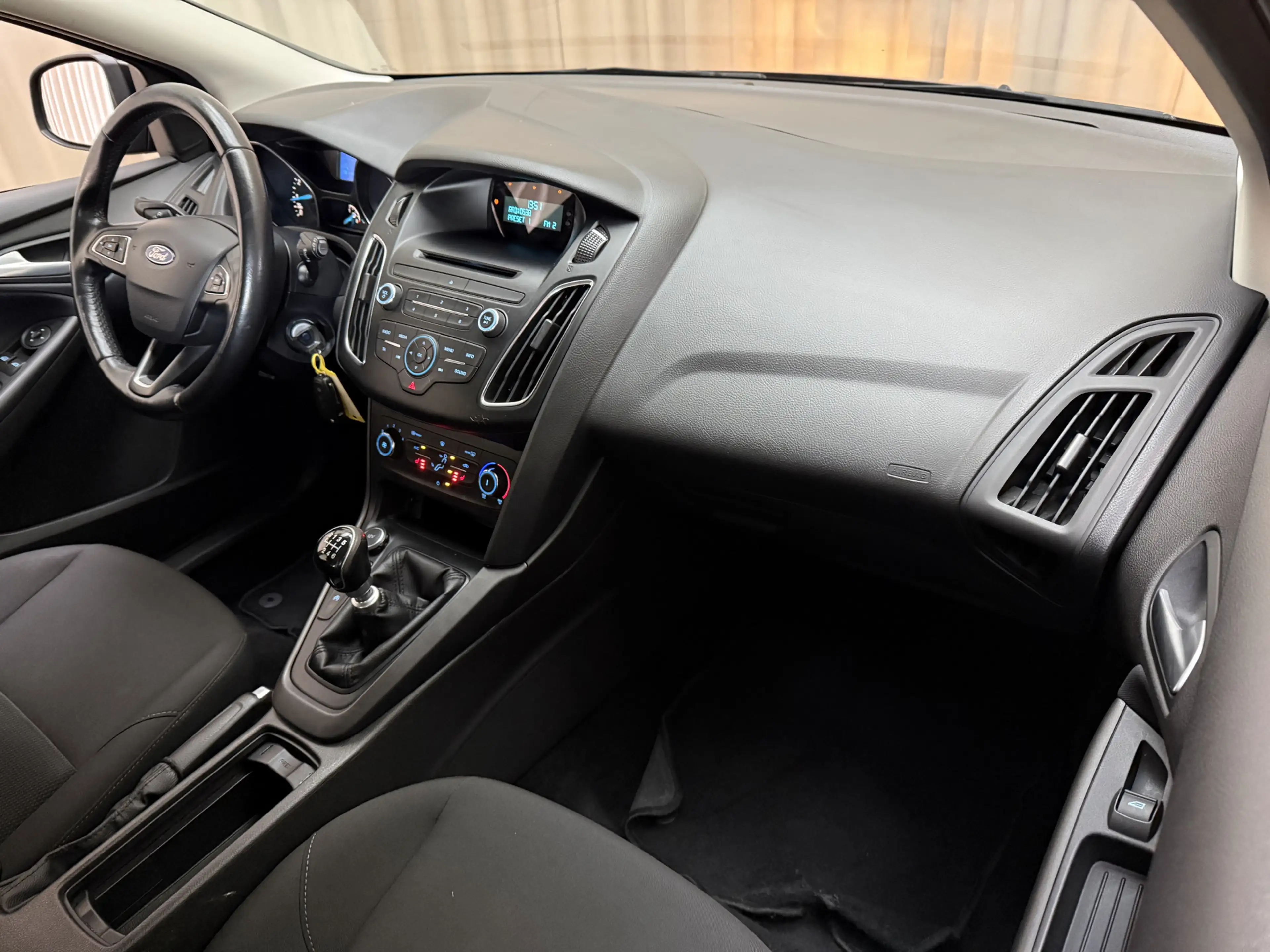 Ford Focus 1.0 Titanium Edition Stoel-/Stuurverwarming / PDC — photo 22