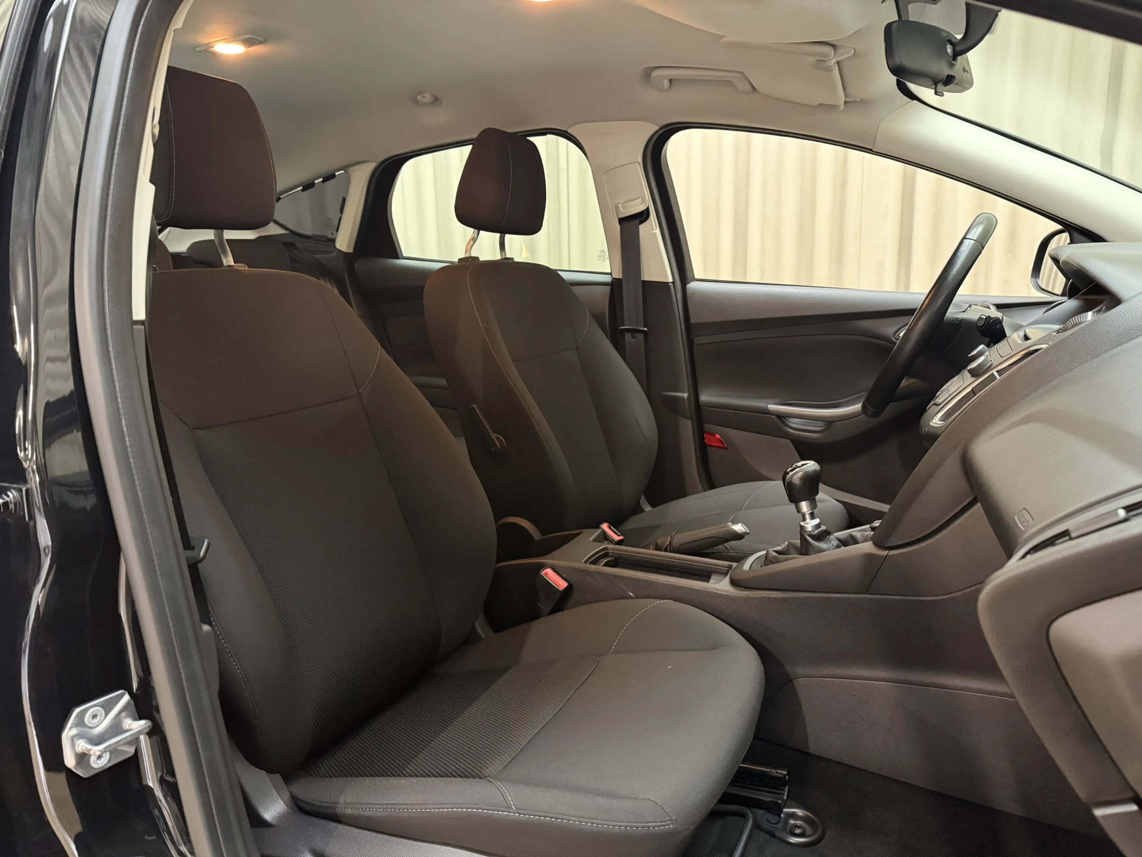 Ford Focus 1.0 Titanium Edition Stoel-/Stuurverwarming / PDC — photo 3