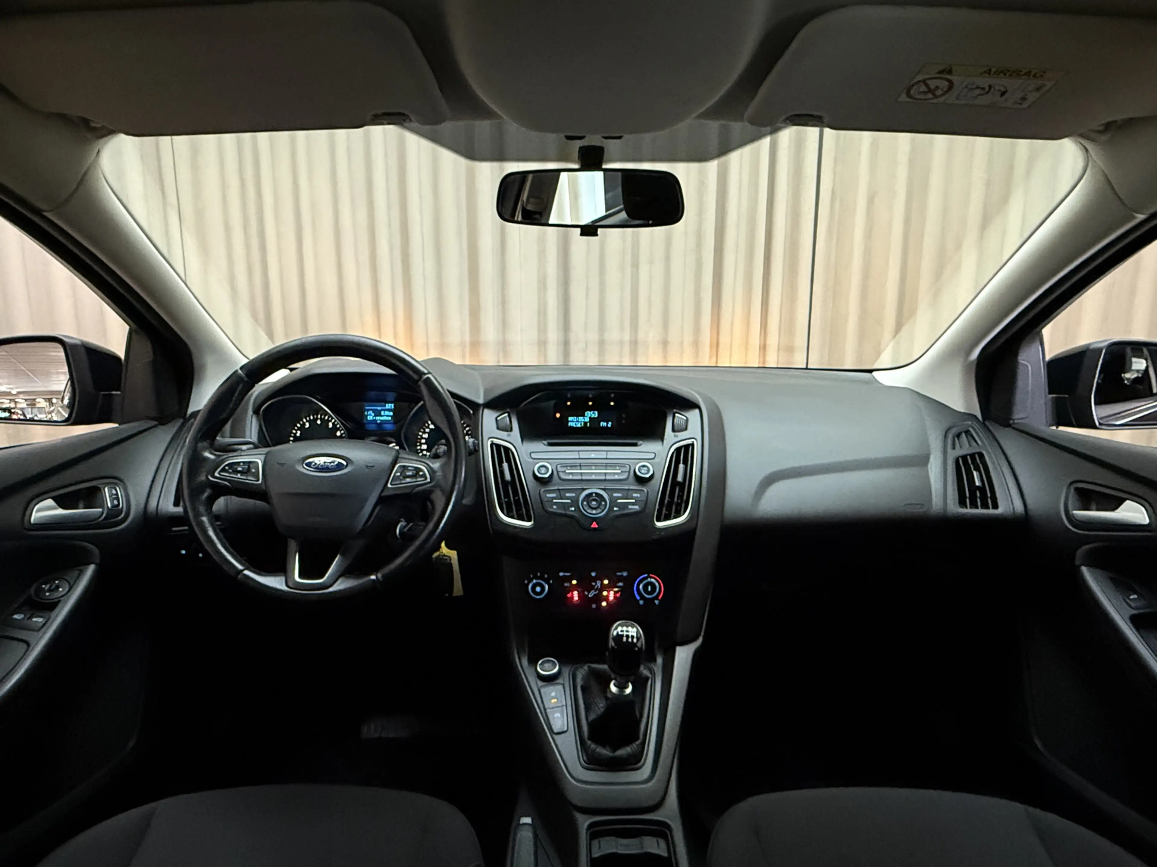 Ford Focus 1.0 Titanium Edition Stoel-/Stuurverwarming / PDC — photo 2