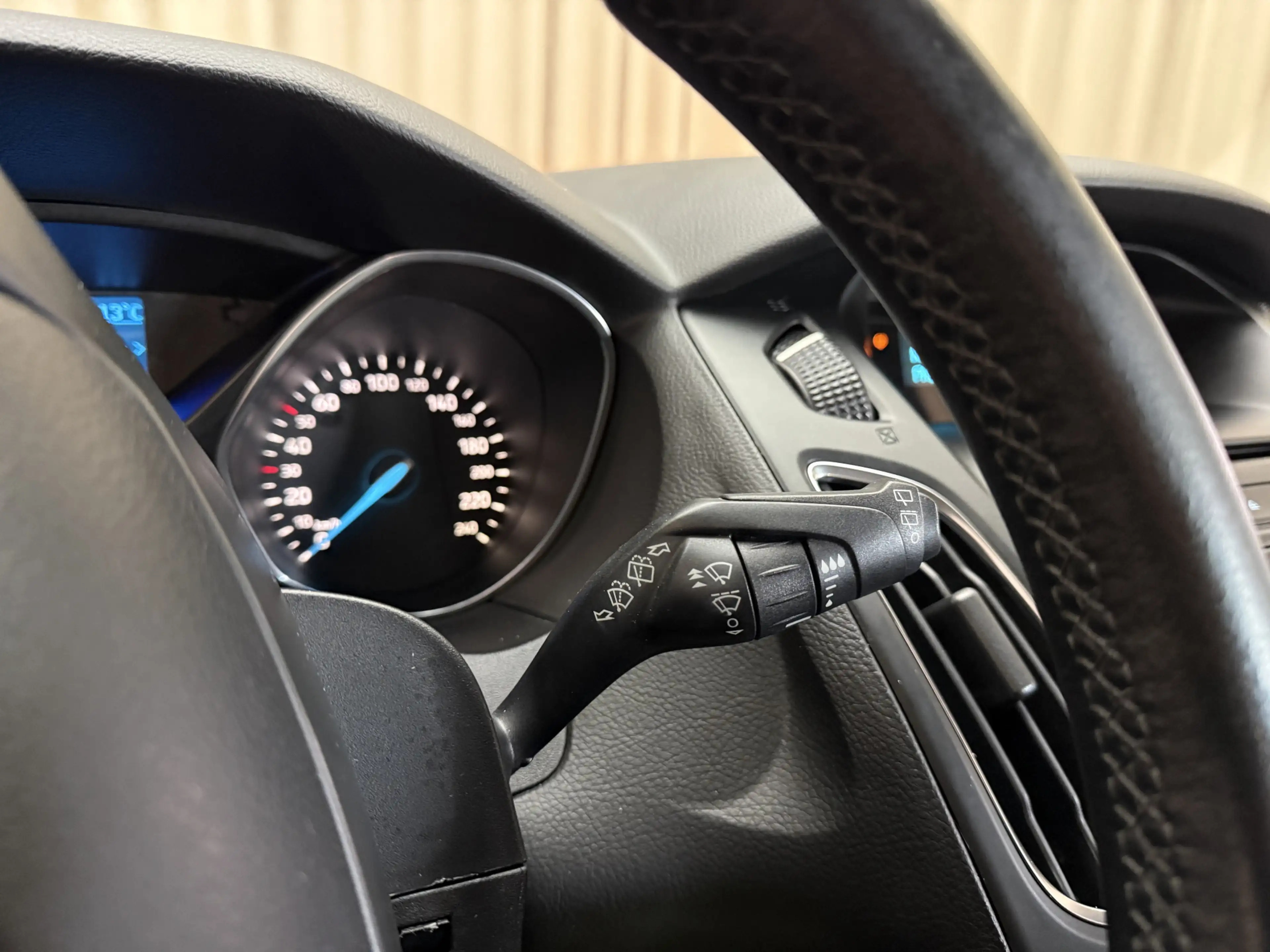 Ford Focus 1.0 Titanium Edition Stoel-/Stuurverwarming / PDC — photo 30