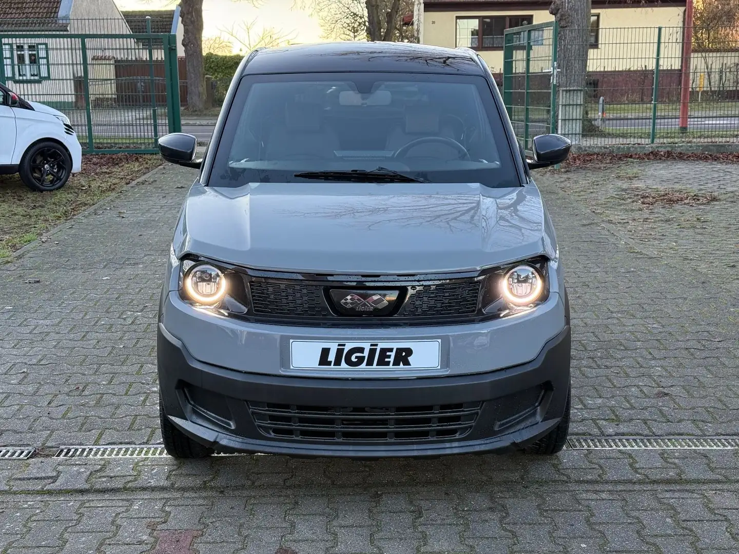 Ligier Myli Rebel X Mopedauto L6e 45 KM/H Gris - 2