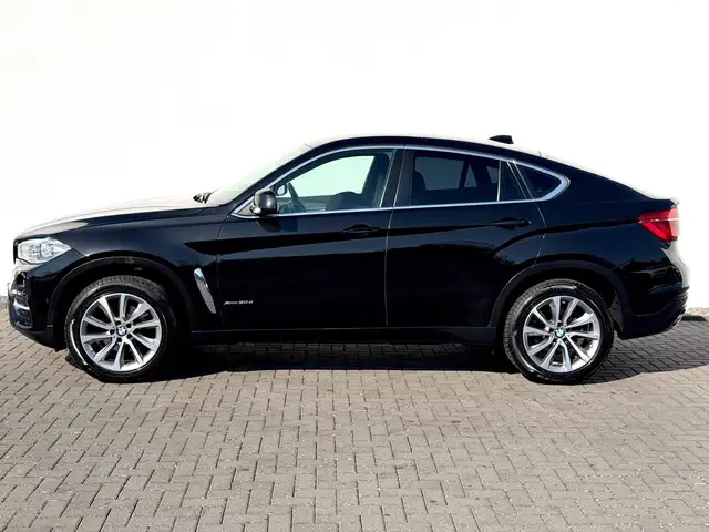 BMW X6 view 8