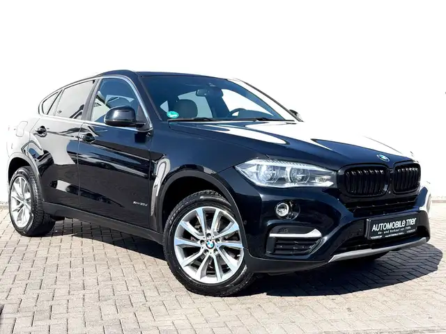 BMW X6 view 3