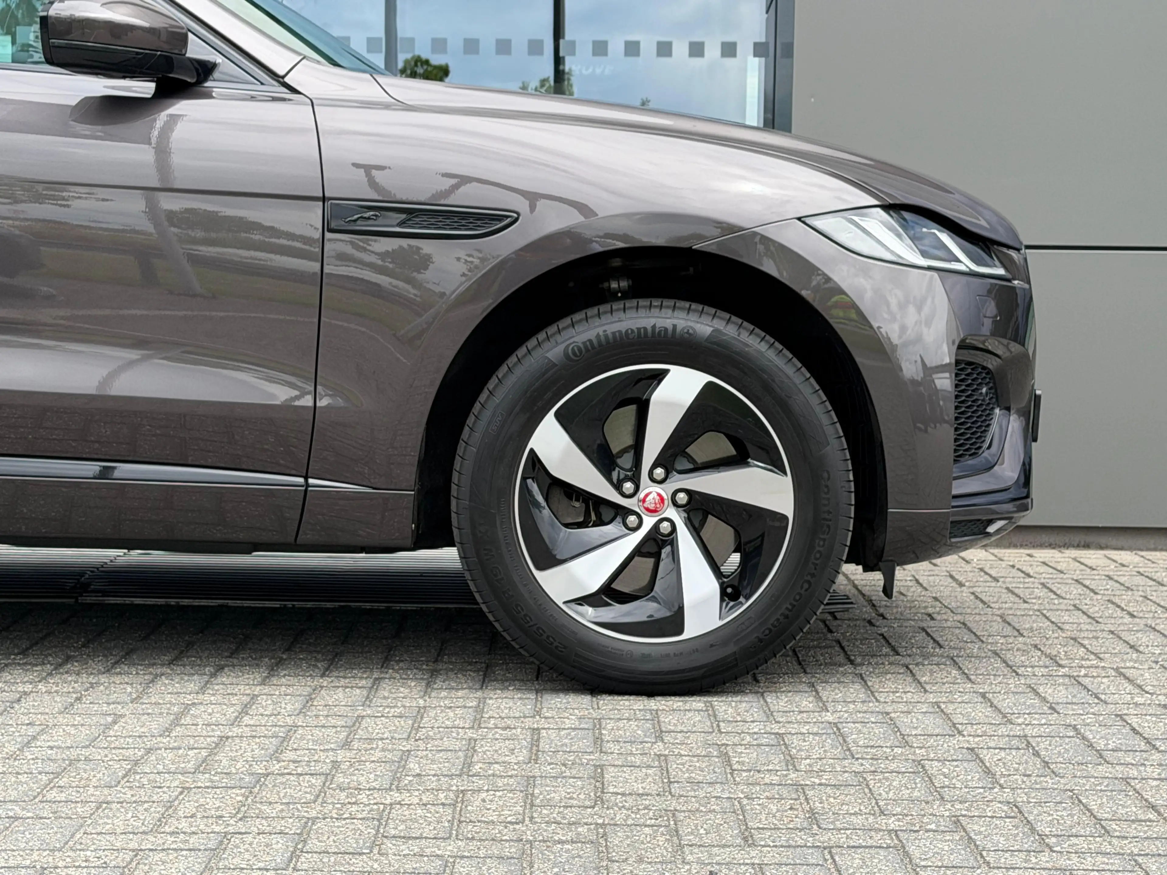 Jaguar F-Pace P400e PHEV R-Dynamic S | Pano | Afneembare trekhaa — photo 7