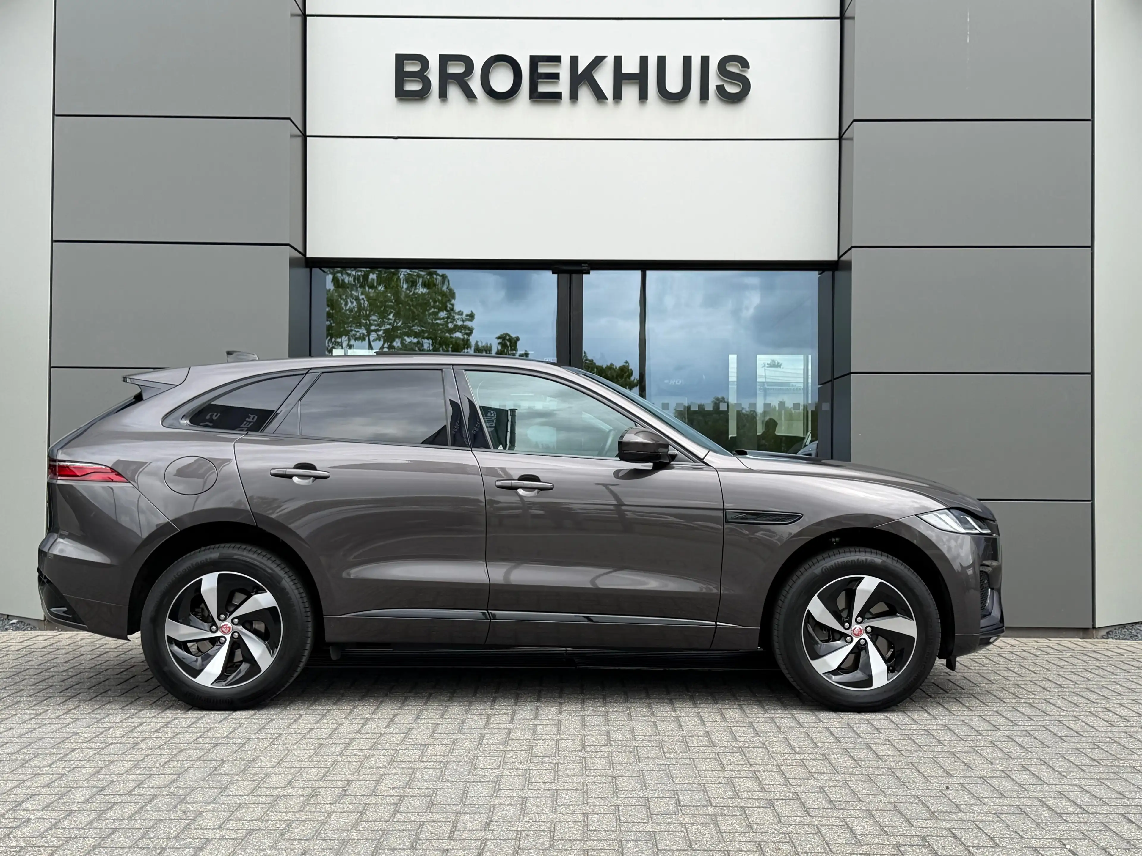 Jaguar F-Pace P400e PHEV R-Dynamic S | Pano | Afneembare trekhaa — photo 6