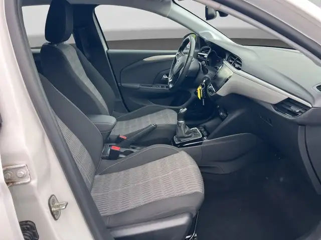 Opel Corsa view 9