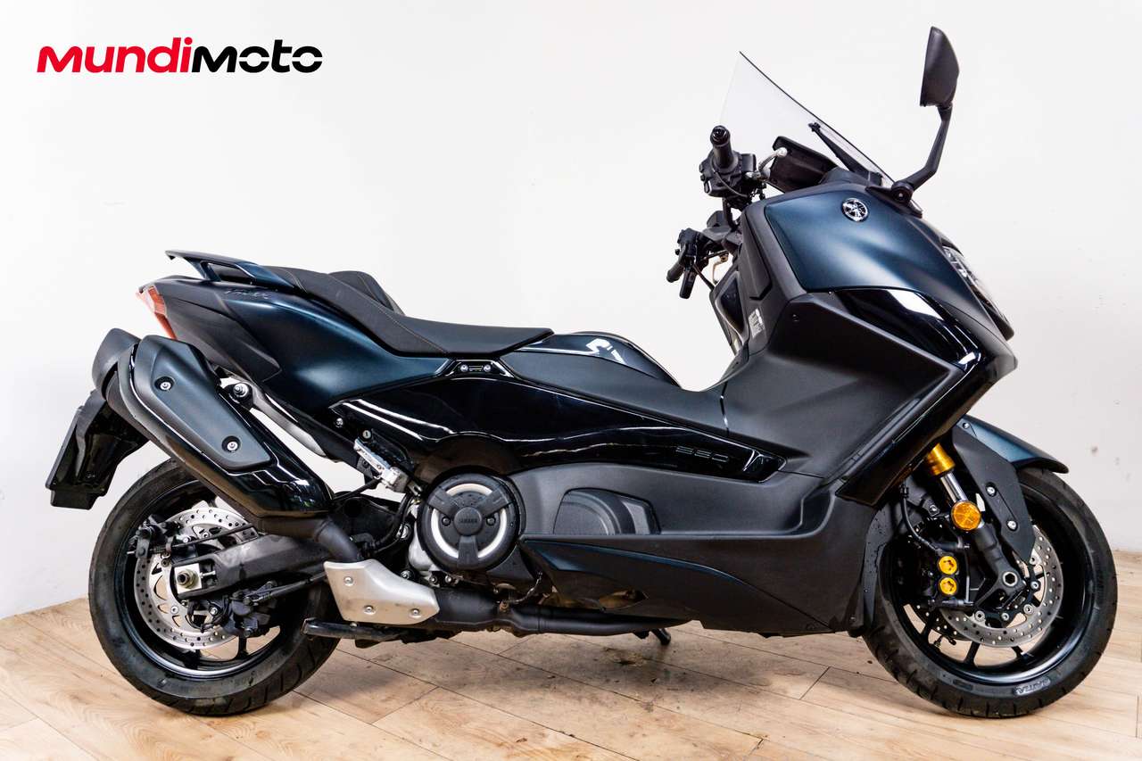 Yamaha TMAX 560