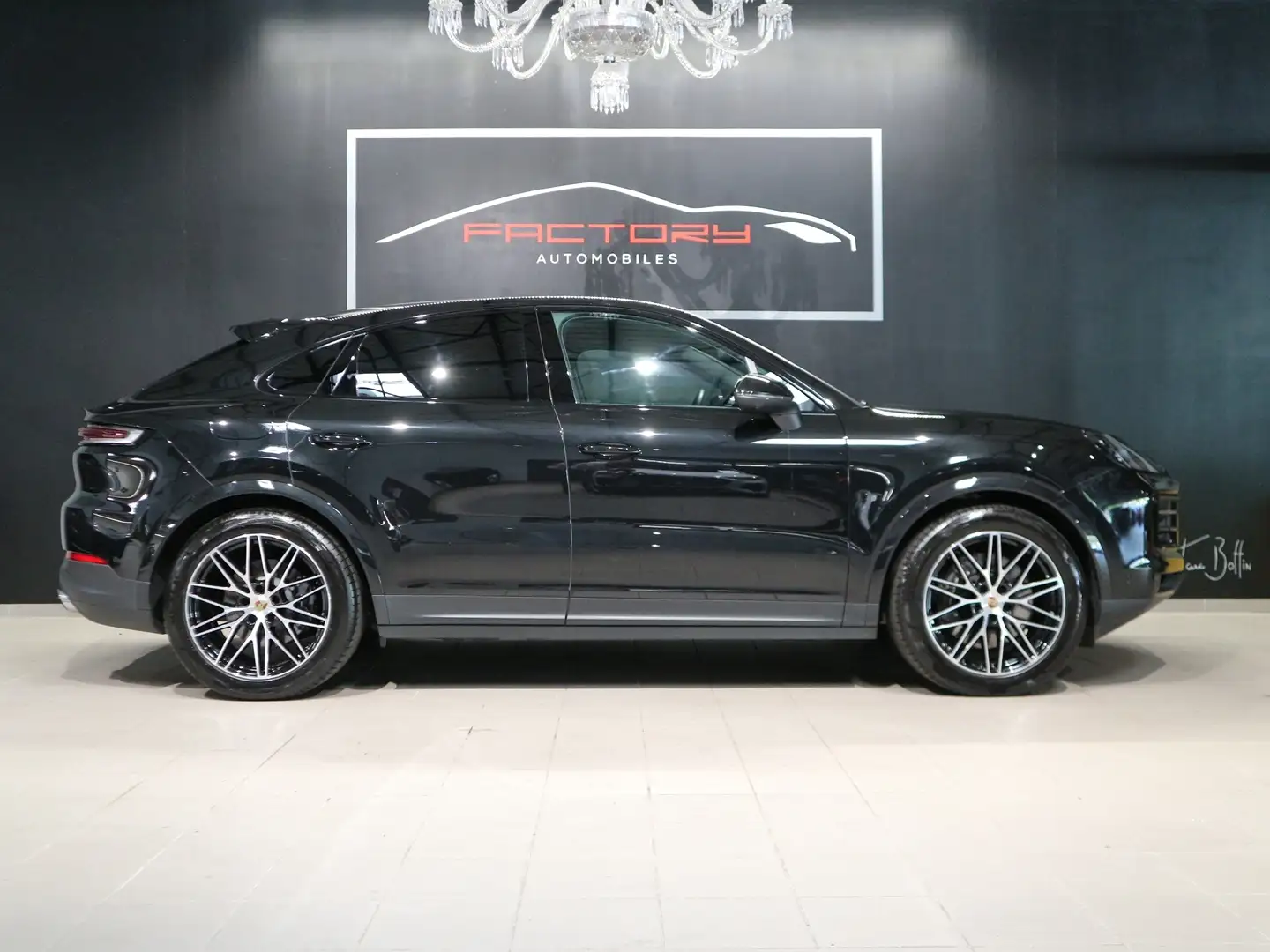 Porsche Cayenne (9YB) 3.0 V6 470CH E-HYBRID Schwarz - 2
