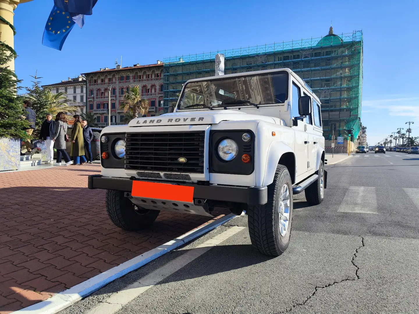 Land Rover Defender 110 2.4 td E SW - 2