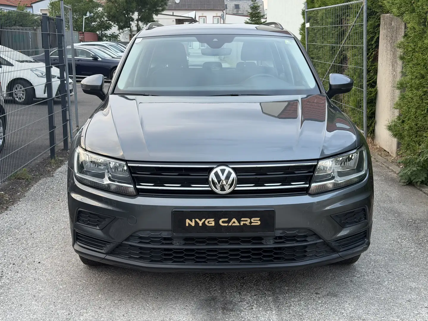 Volkswagen Tiguan Trendline BMT/Start-Stopp Grau - 1