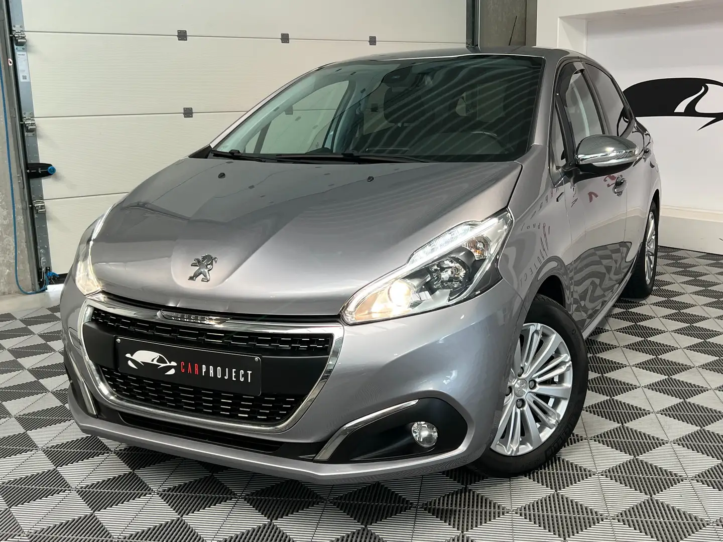 Peugeot 208 208 PureTech GPS/CLIM/BIP ARR/ ATT REM /1ER PROP Grijs - 1