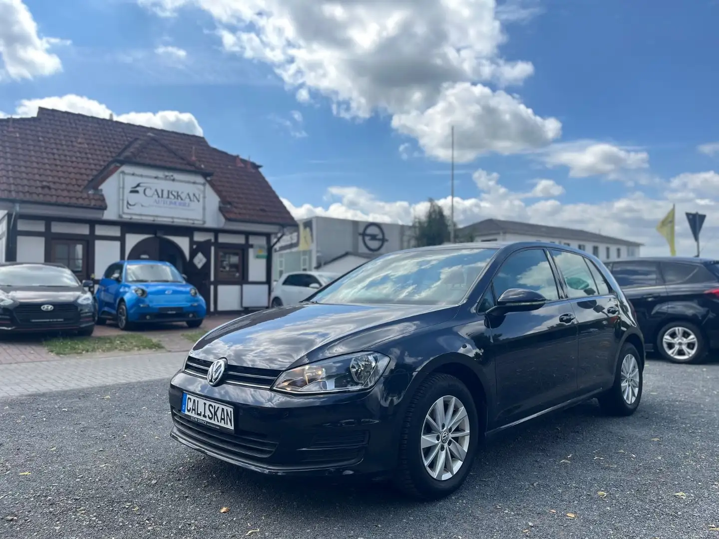Volkswagen Golf VII Lim. Trendline BMT*1.Hand*PDC Schwarz - 1