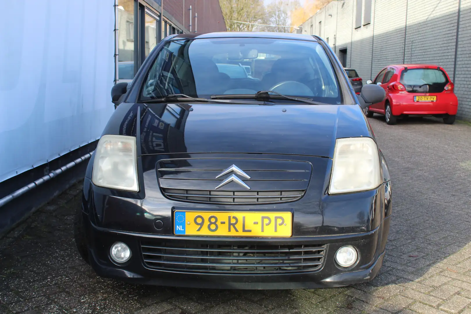 Citroen C2 1.1i VTR Handel prijs, zo meenemen Schwarz - 2