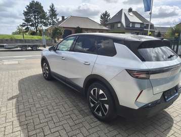 Grandland GS 1.2 Hybride (benz + el.) 22868 km *