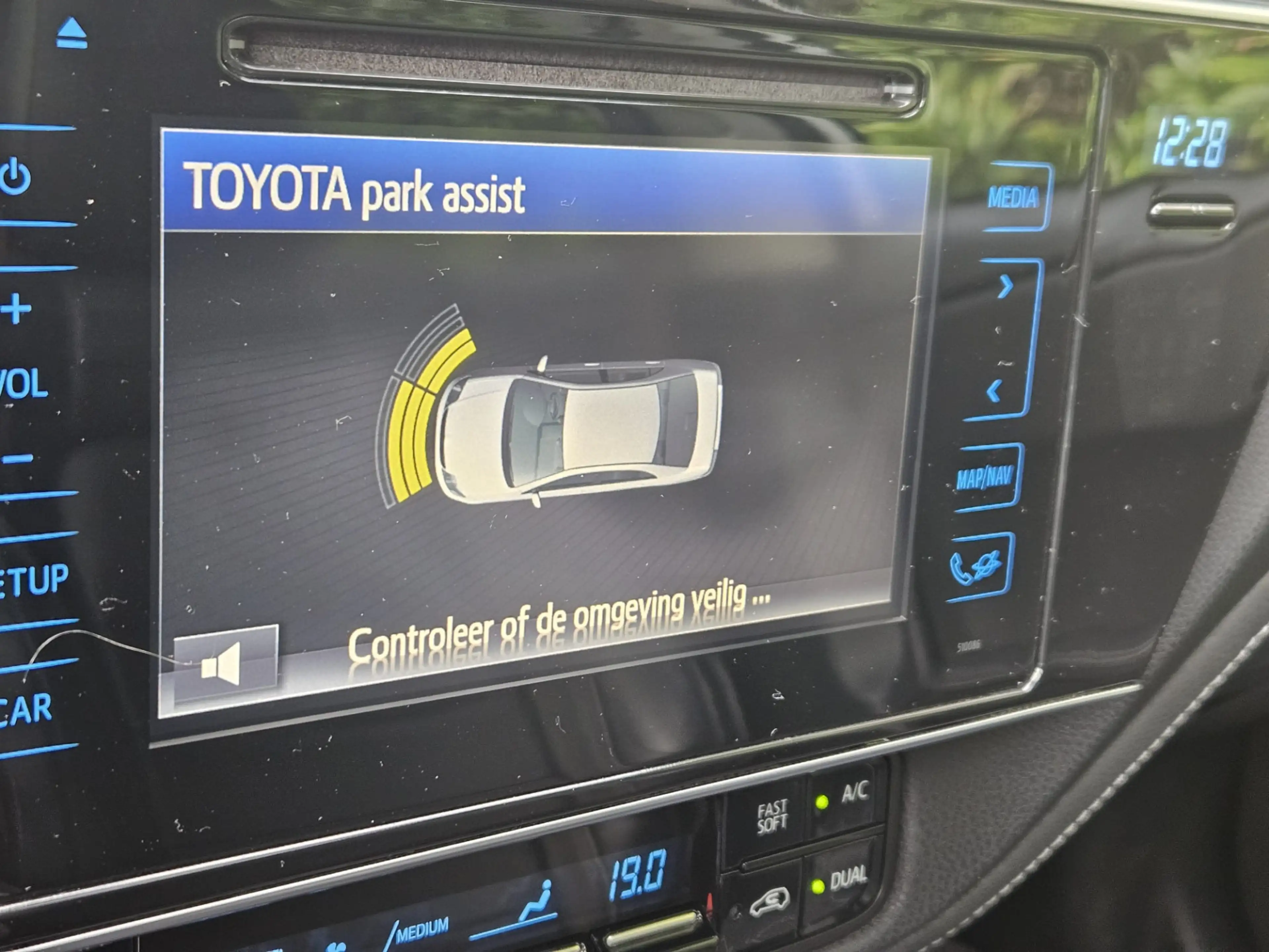 Toyota Auris Touring Sports 1.8 Hybrid Lease pro — photo 12