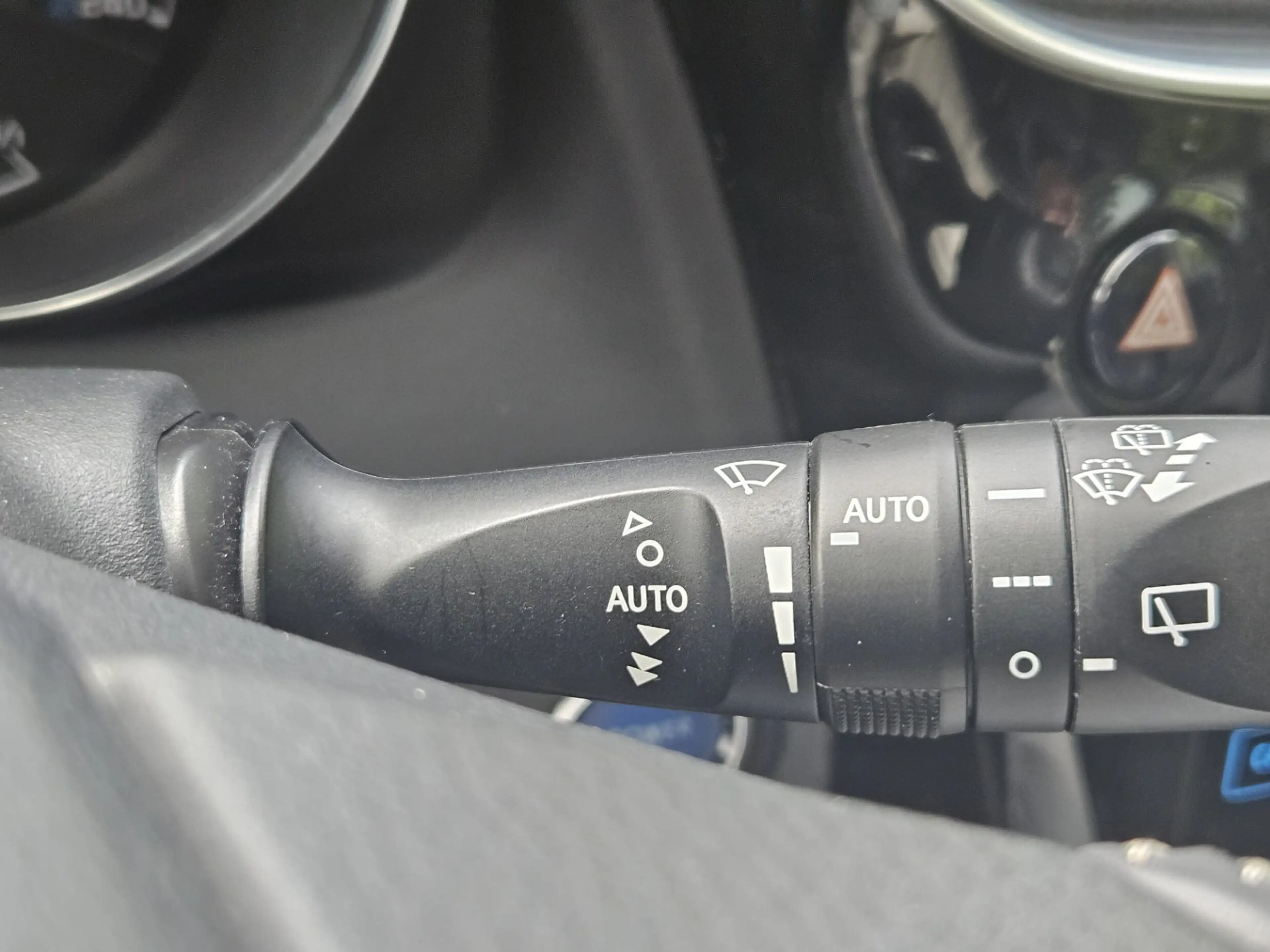 Toyota Auris Touring Sports 1.8 Hybrid Lease pro — photo 19