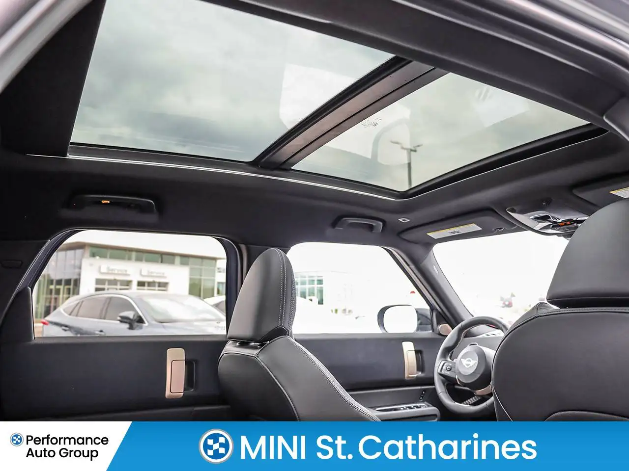 MINI Countryman снимка MINI Countryman