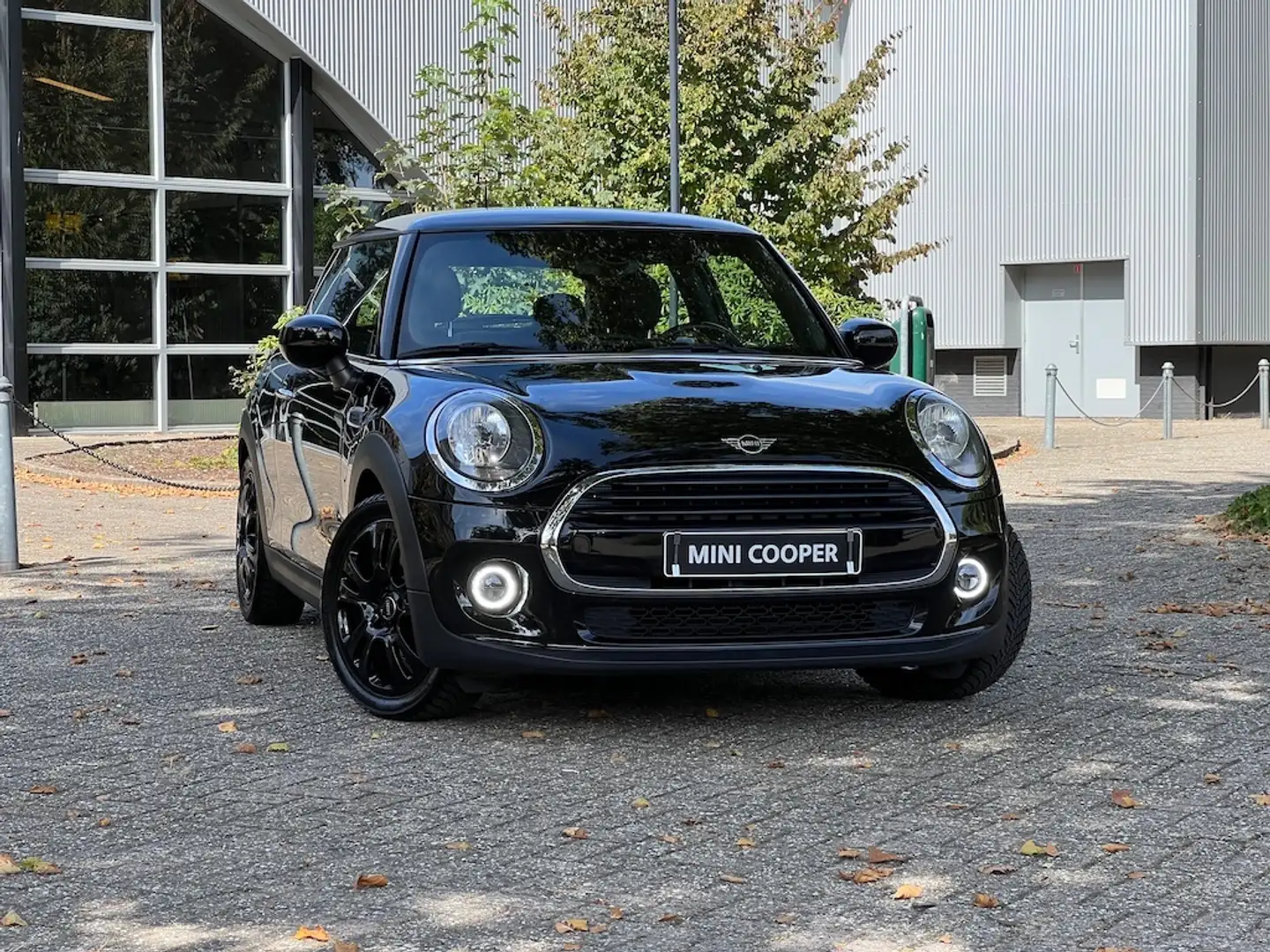 MINI Cooper 1.5i 136pk Apple Carplay Alarm Pdc Airco Cruise C. Noir - 2