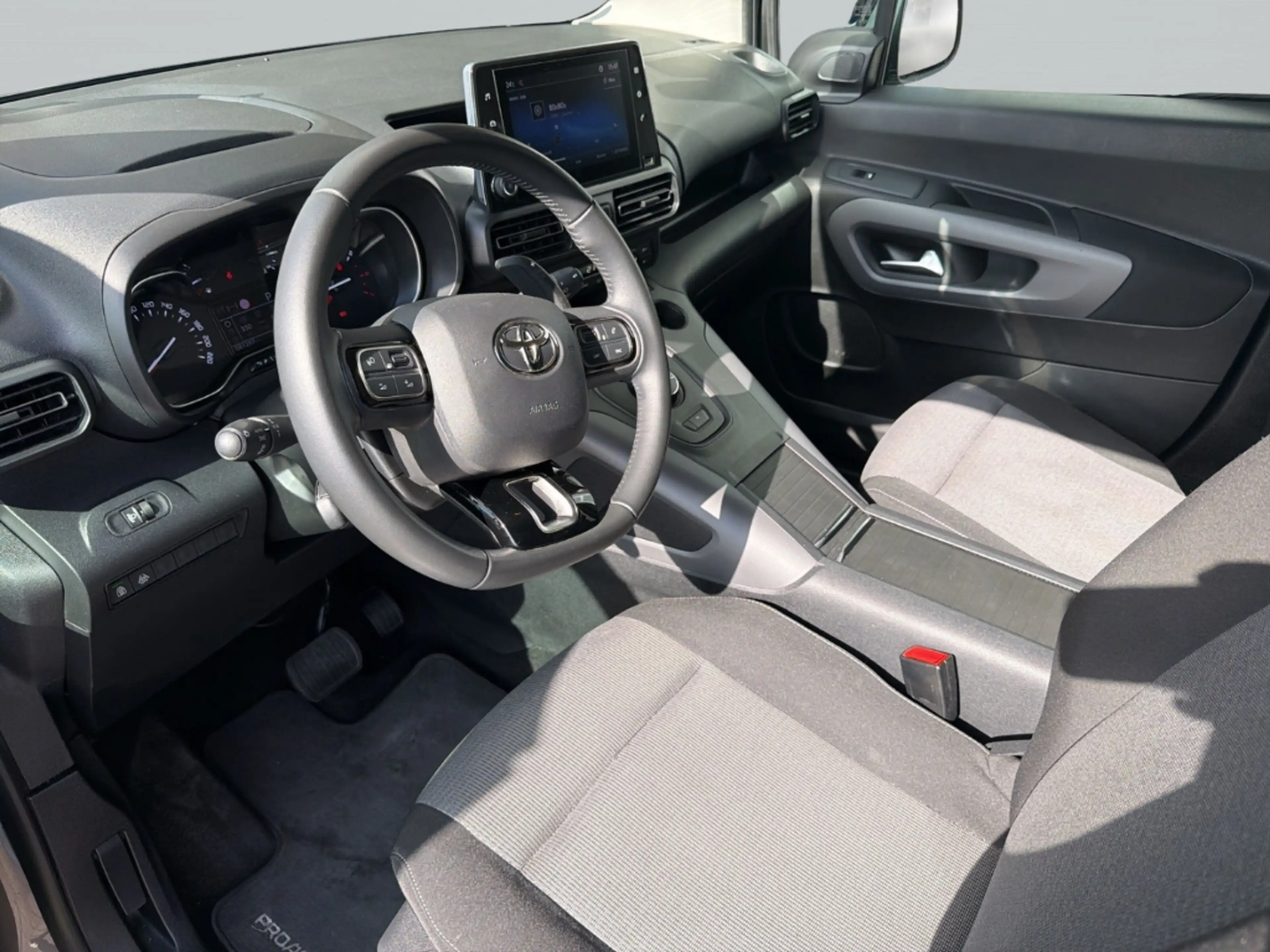Toyota Proace City Verso Team D L2 5-TÜRIG, 1,2-L-TURBO,Sitzhzg+Totwi — photo 12
