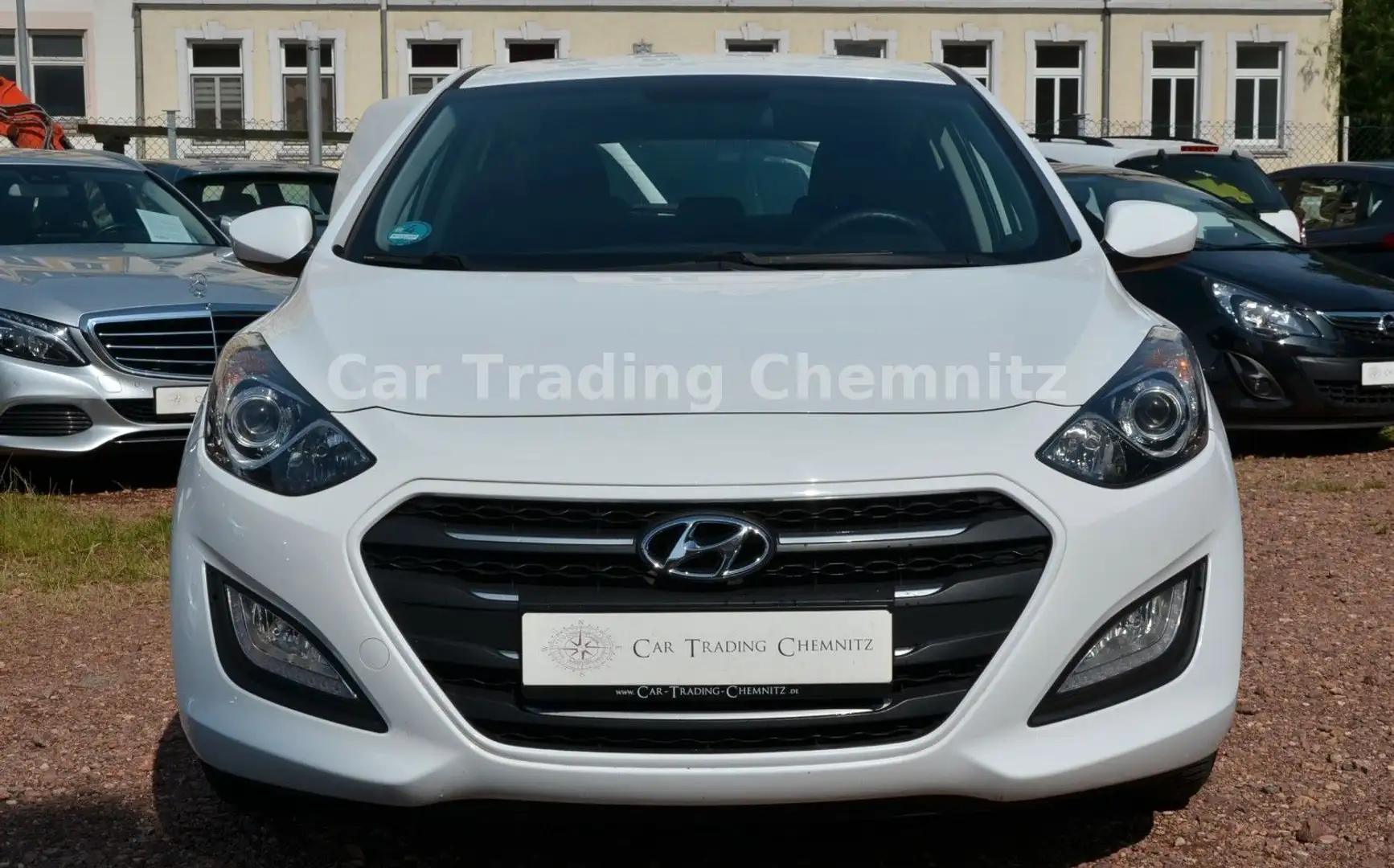 Hyundai i30 blue Classic Klima Tüv 06/2027 Wit - 2