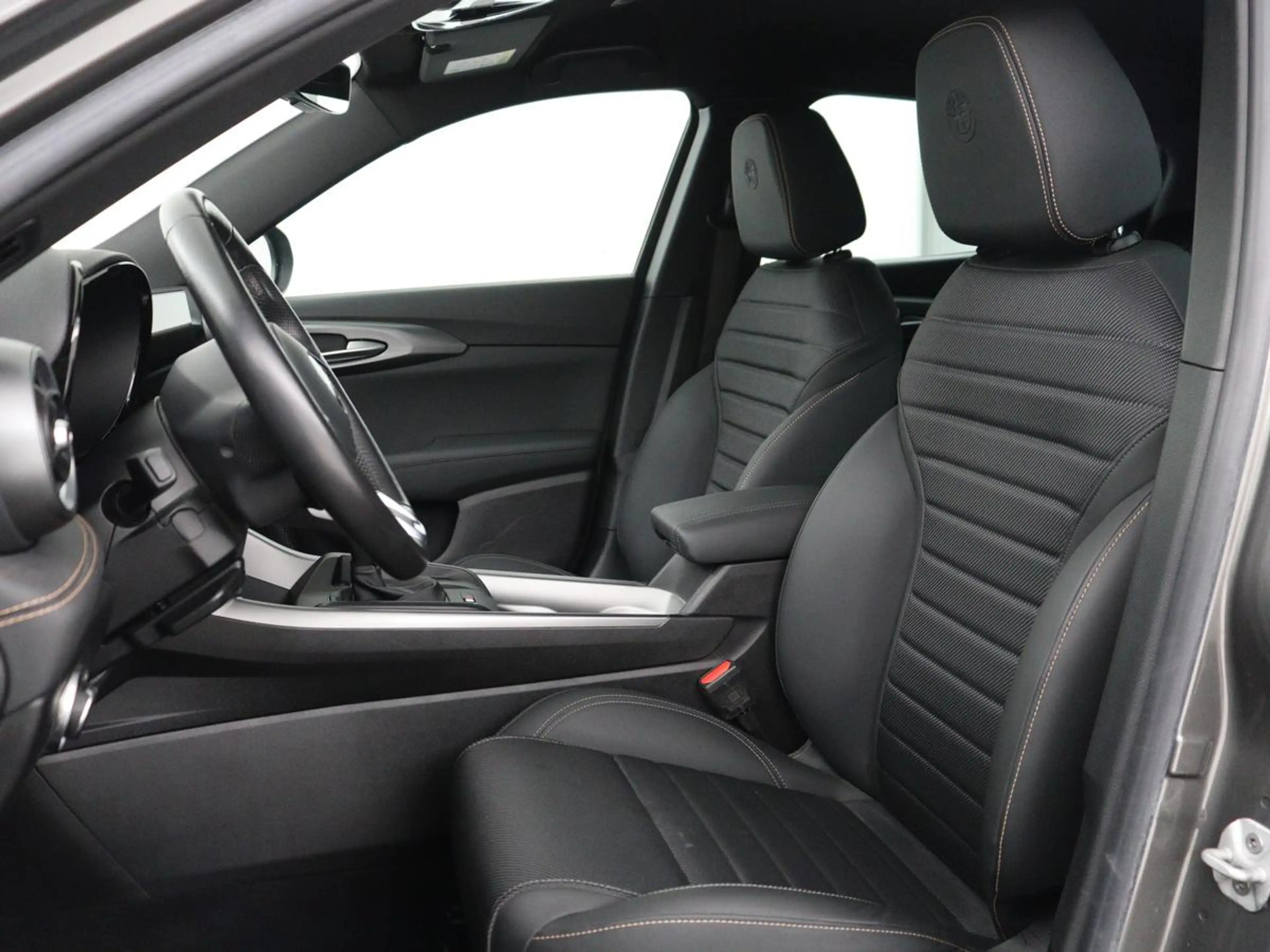 Alfa Romeo Tonale 1.3T PHEV Veloce 280PK Aut. Half Leder | Navi | DA — photo 5