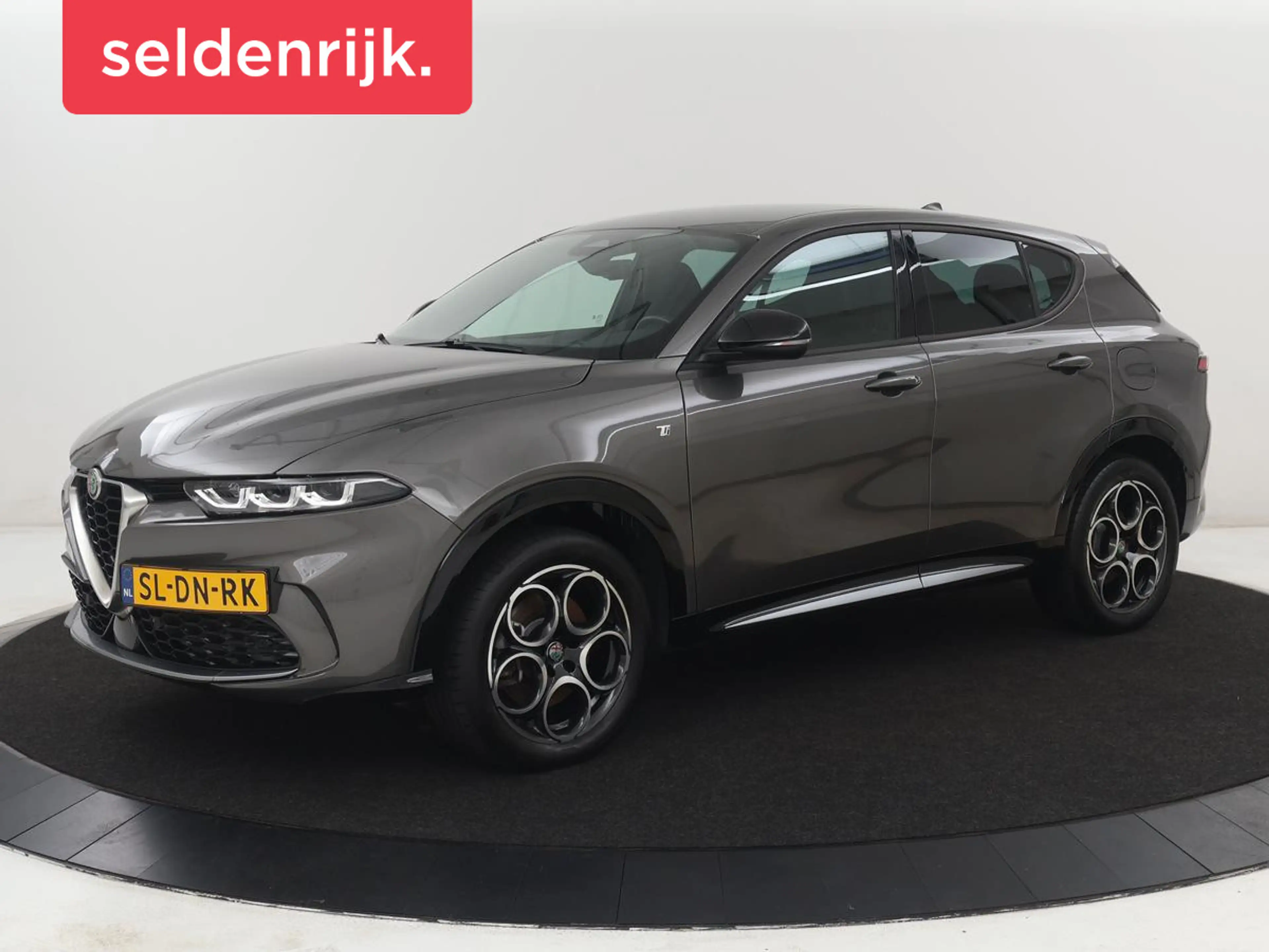 Alfa Romeo Tonale 1.3T PHEV Veloce 280PK Aut. Half Leder | Navi | DA