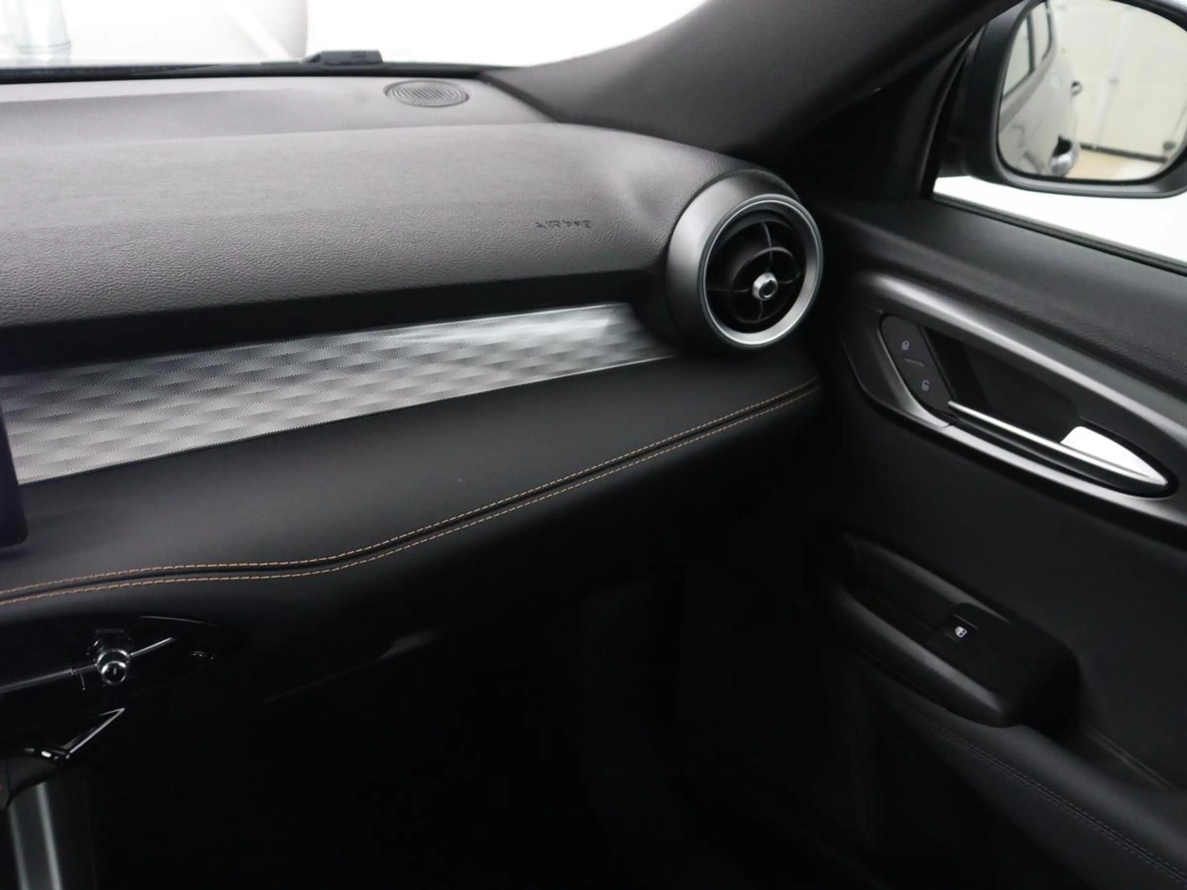 Alfa Romeo Tonale 1.3T PHEV Veloce 280PK Aut. Half Leder | Navi | DA — photo 29