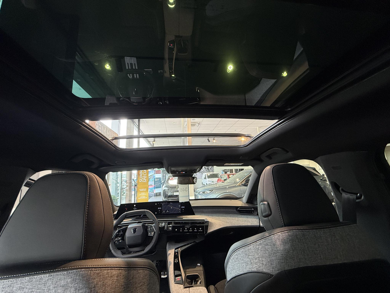 Peugeot 5008 e-5008 210 GT — photo 14
