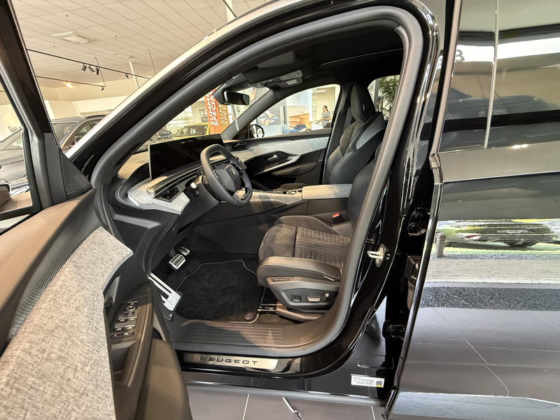 Peugeot 5008 e-5008 210 GT — photo 11