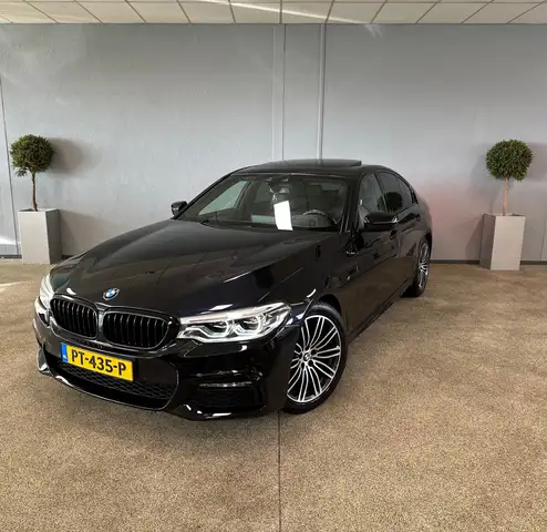 BMW 520 5-serie 520d M Sport - Open dak - Ambi - HUD - Cam