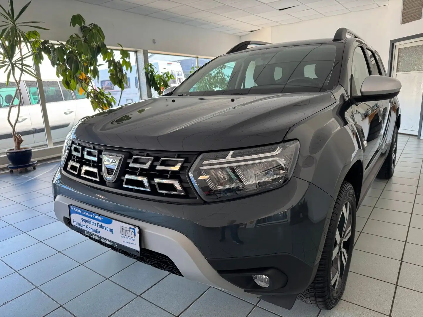 Dacia Duster II Prestige **aus 1.Hand+AHK+Navi** Grau - 1