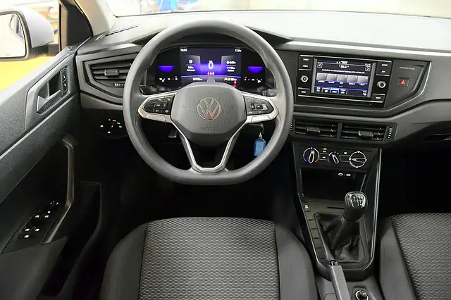 Volkswagen Polo view 2