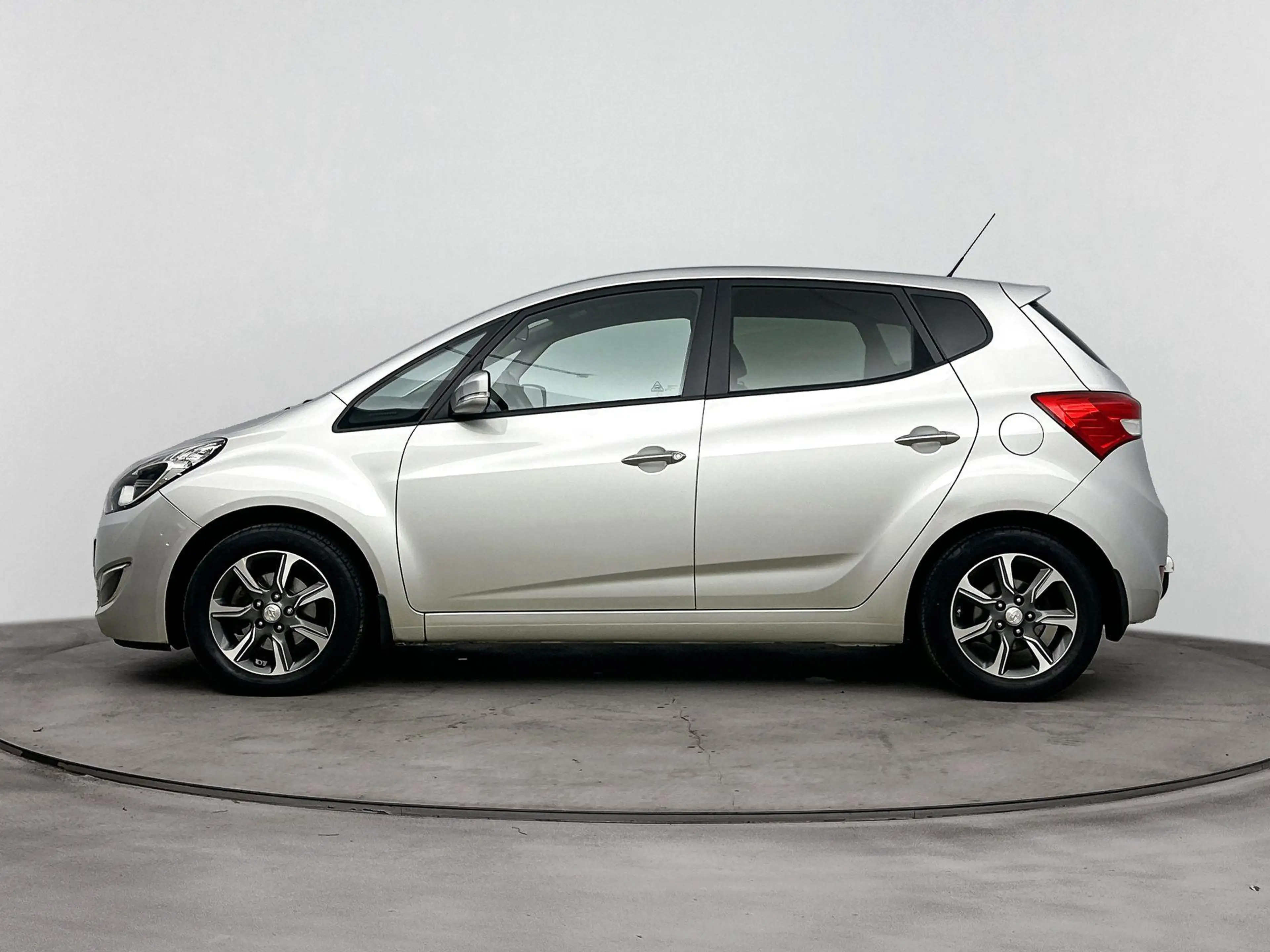 Hyundai iX20 1.4i Go! | Trekhaak | Achteruitrij camera | Naviga — photo 3