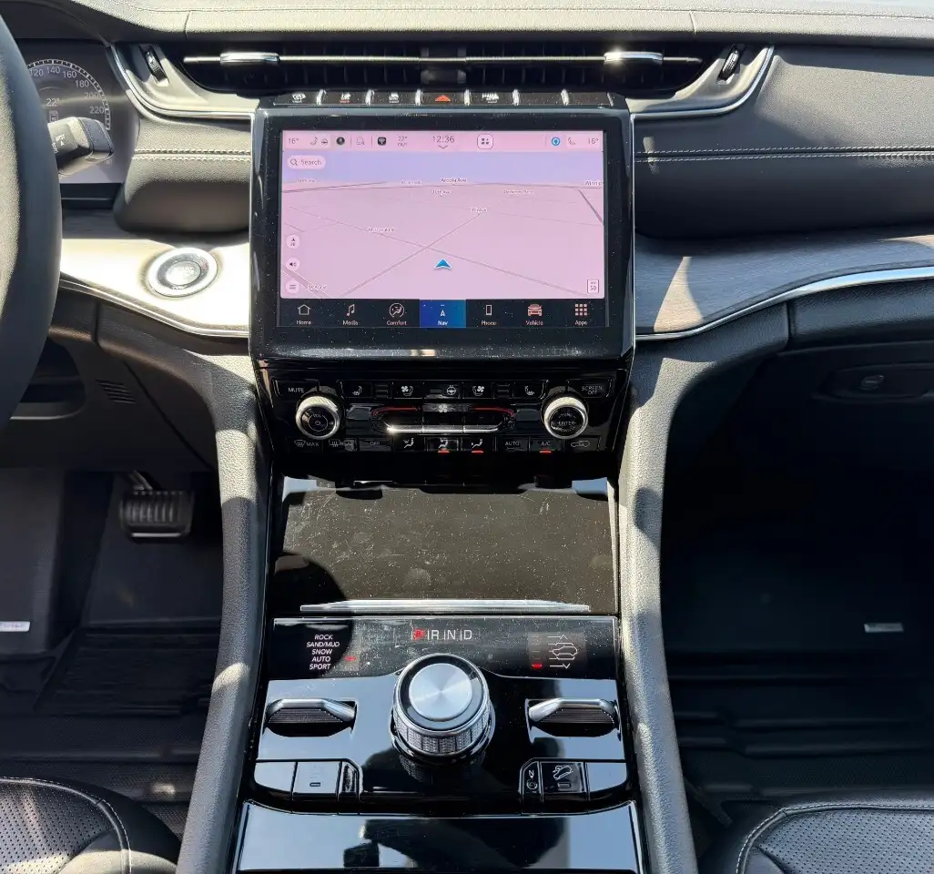 Jeep Grand Cherokee photo Jeep Grand Cherokee