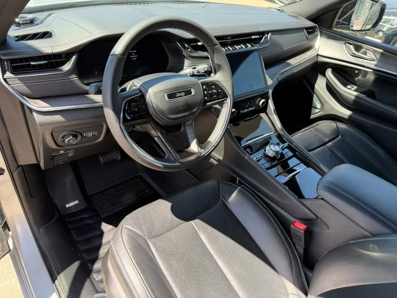 Jeep Grand Cherokee photo Jeep Grand Cherokee