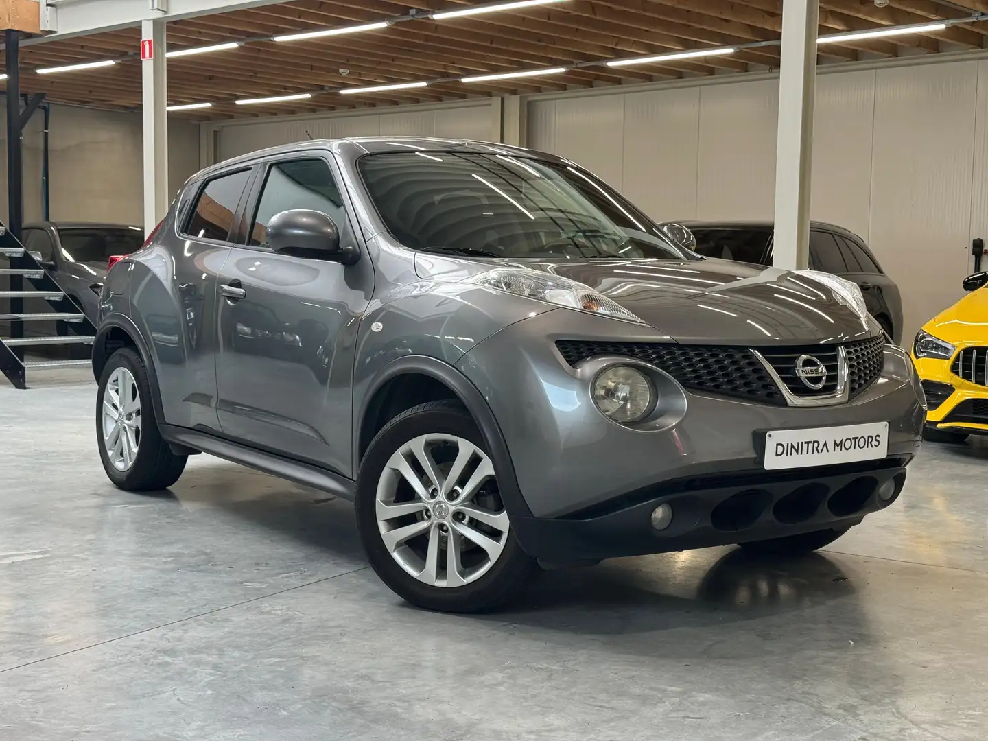 Nissan Juke Juke 1.6 Tekna Grijs - 1