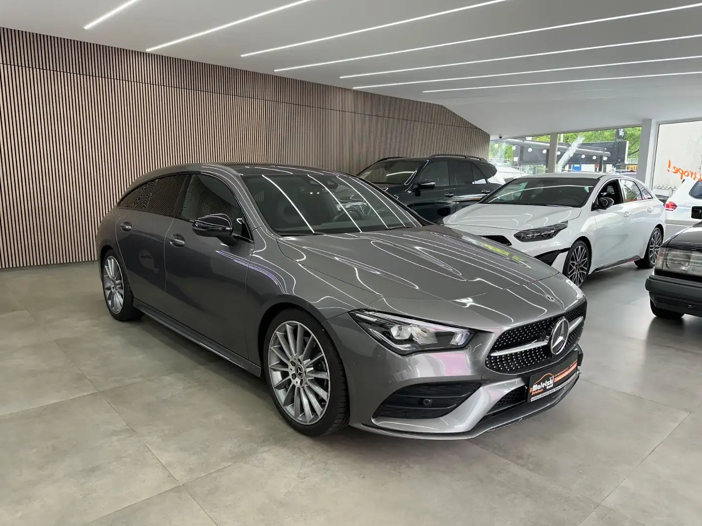 Mercedes-Benz CLA 200 Shooting Brake AMG*Kamera*Panorama*SHZ* Gris - 1