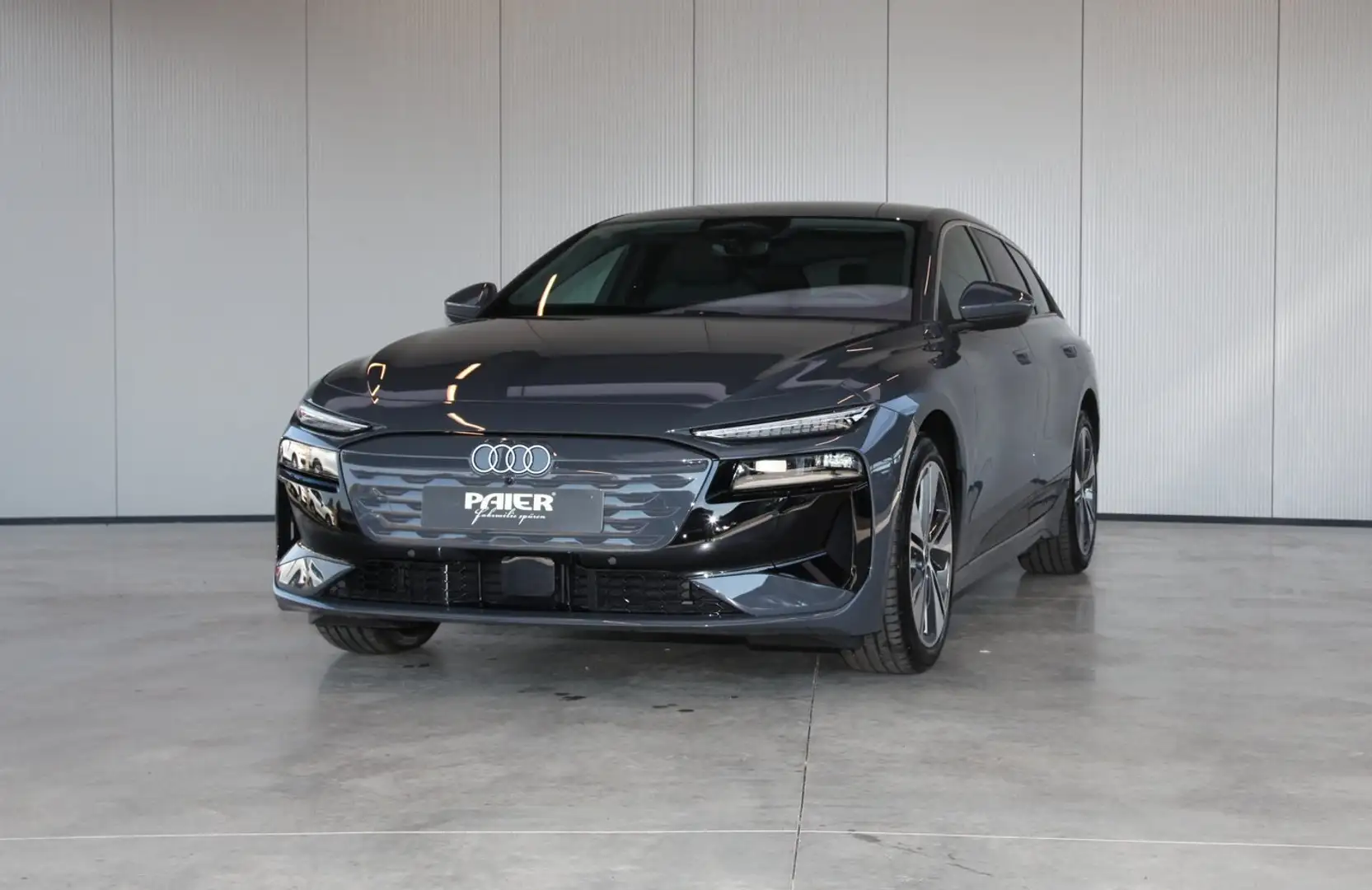 Audi A6 e-tron Grau - 2