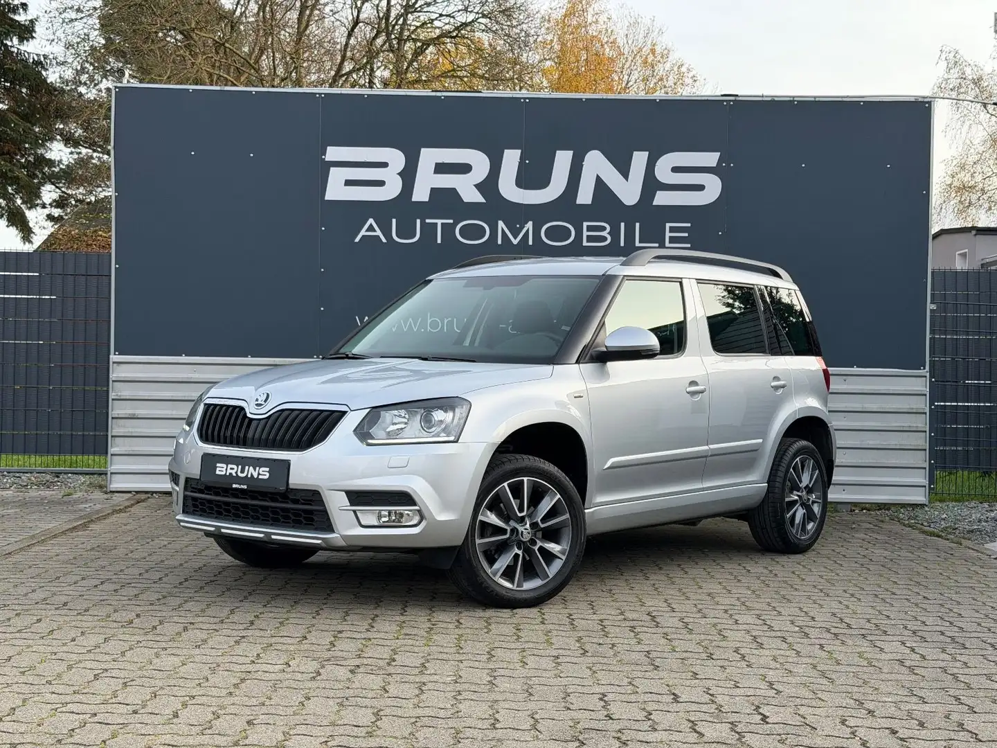 Skoda Yeti Drive 1.4 TSI Bi-Xenon Climatronic SHZ Zilver - 1