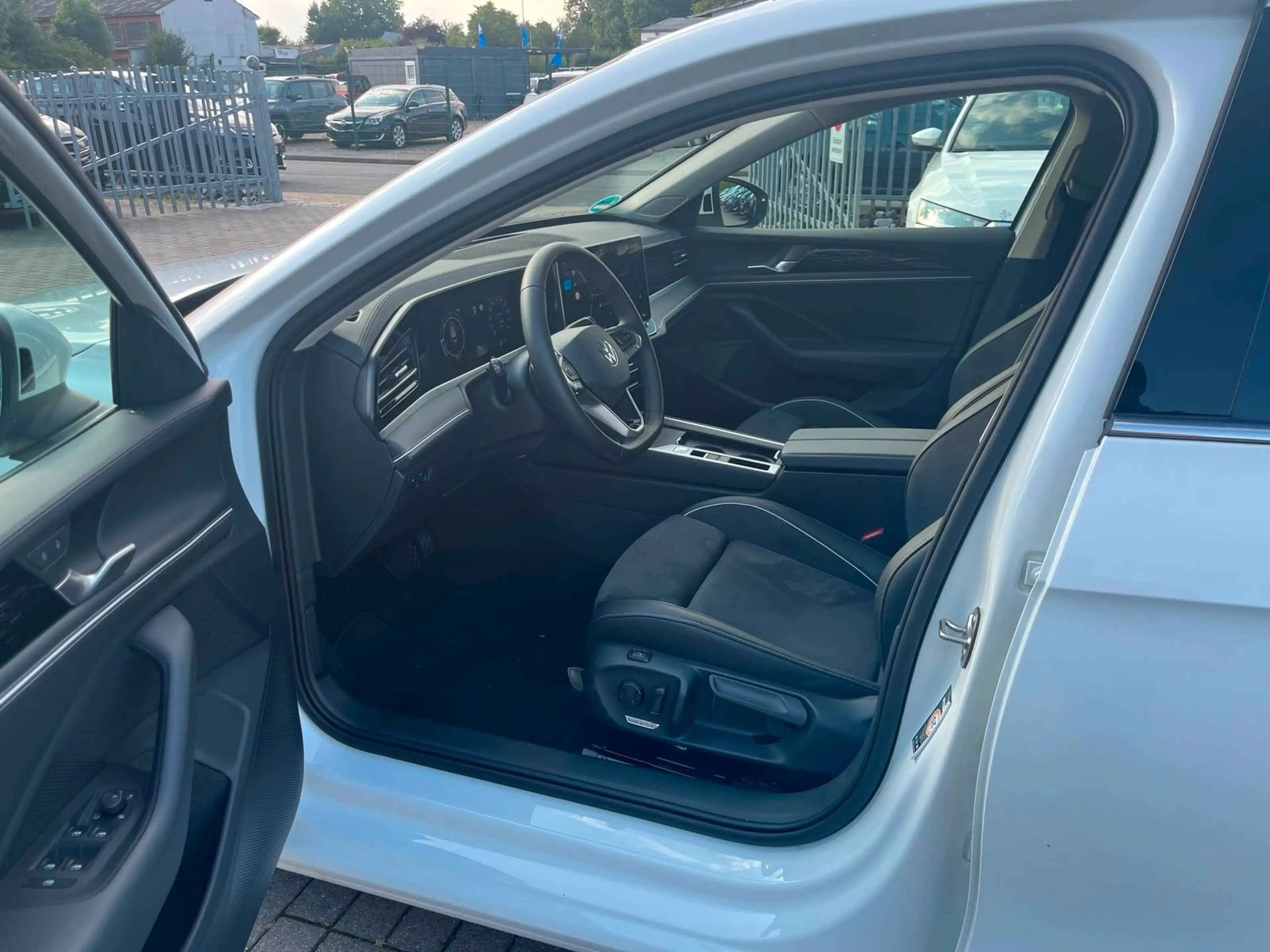 Volkswagen Passat Variant Passat Kombi 2.0TDI Business DSG*LED*NAV*SHZ*CAM — photo 8