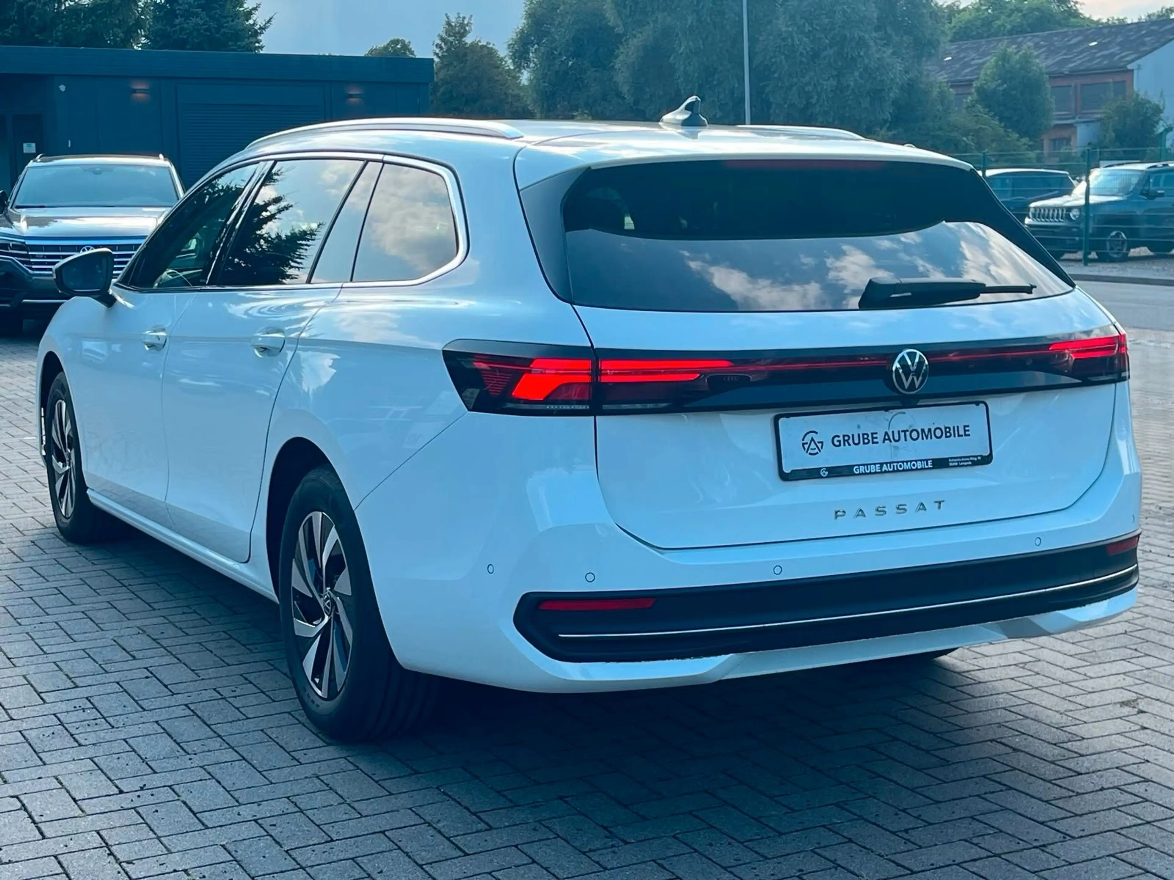 Volkswagen Passat Variant Passat Kombi 2.0TDI Business DSG*LED*NAV*SHZ*CAM — photo 4