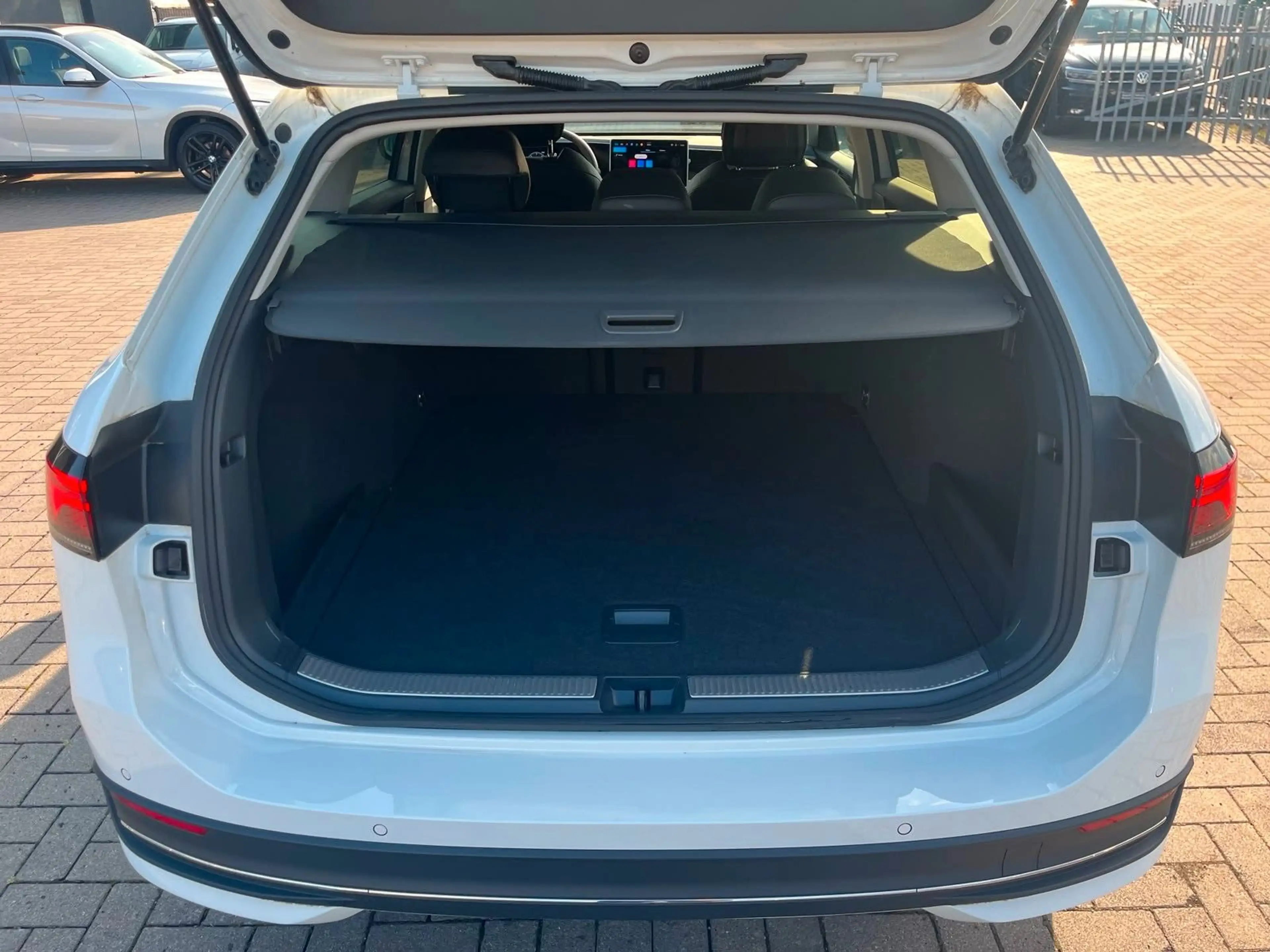 Volkswagen Passat Variant Passat Kombi 2.0TDI Business DSG*LED*NAV*SHZ*CAM — photo 7