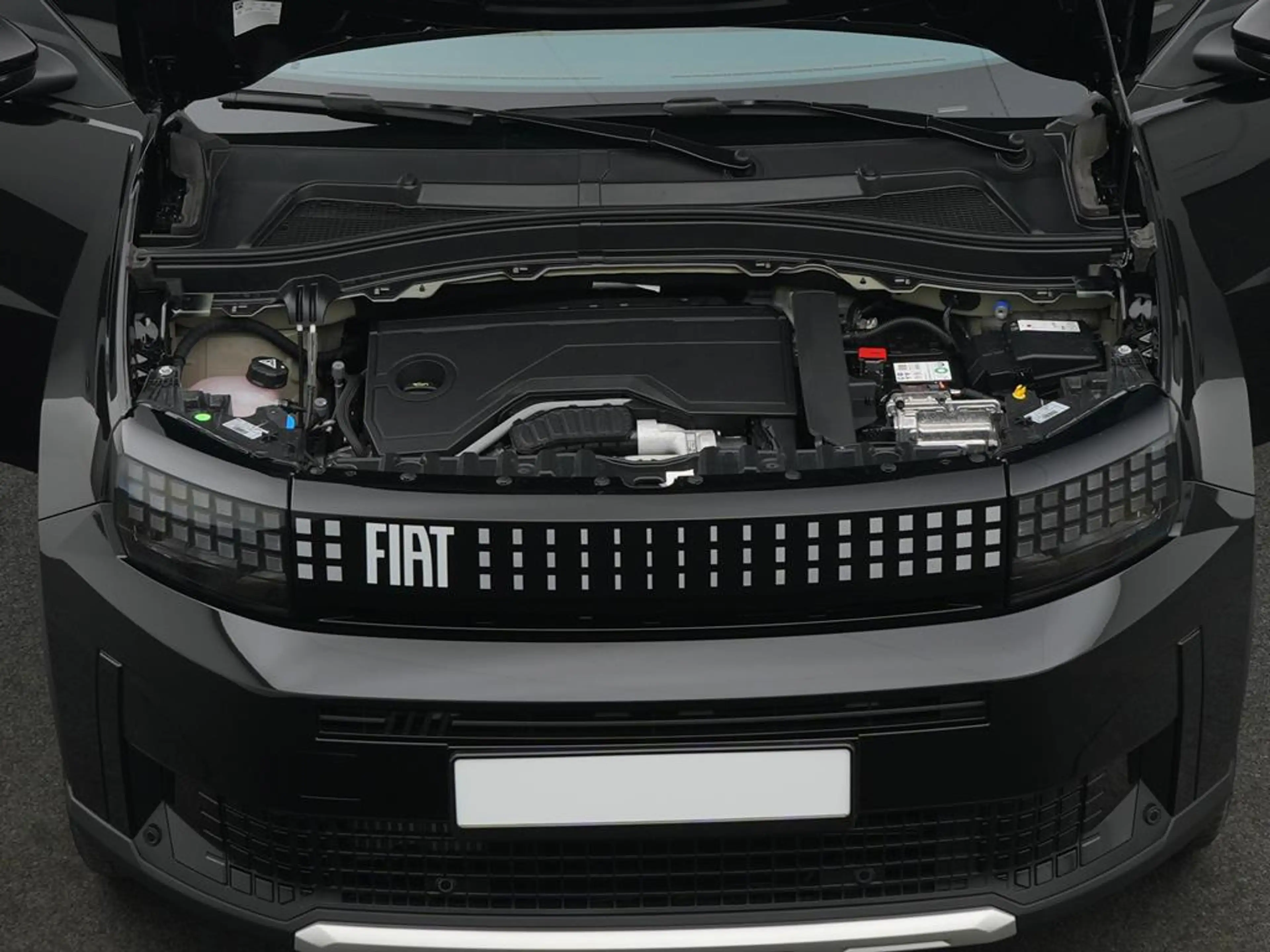 Fiat Grande Panda Hybrid La Prima + Winterpaket — photo 8