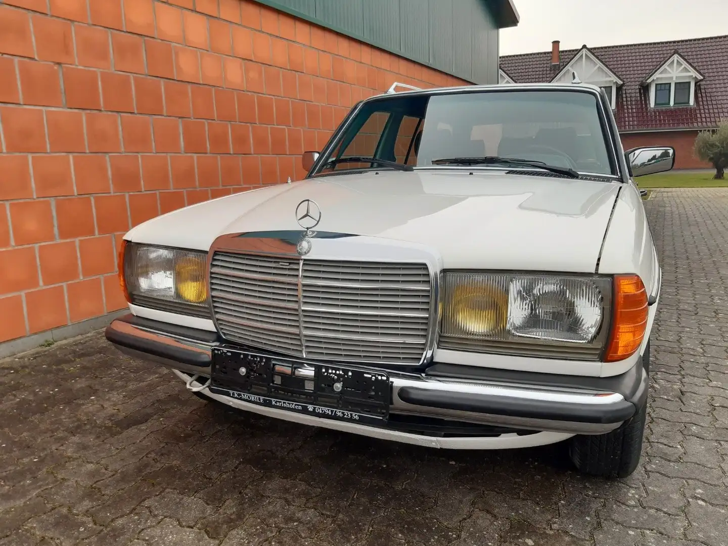 Mercedes-Benz 240 TD - W123 Kombi traumhafter Zustand Weiß - 2