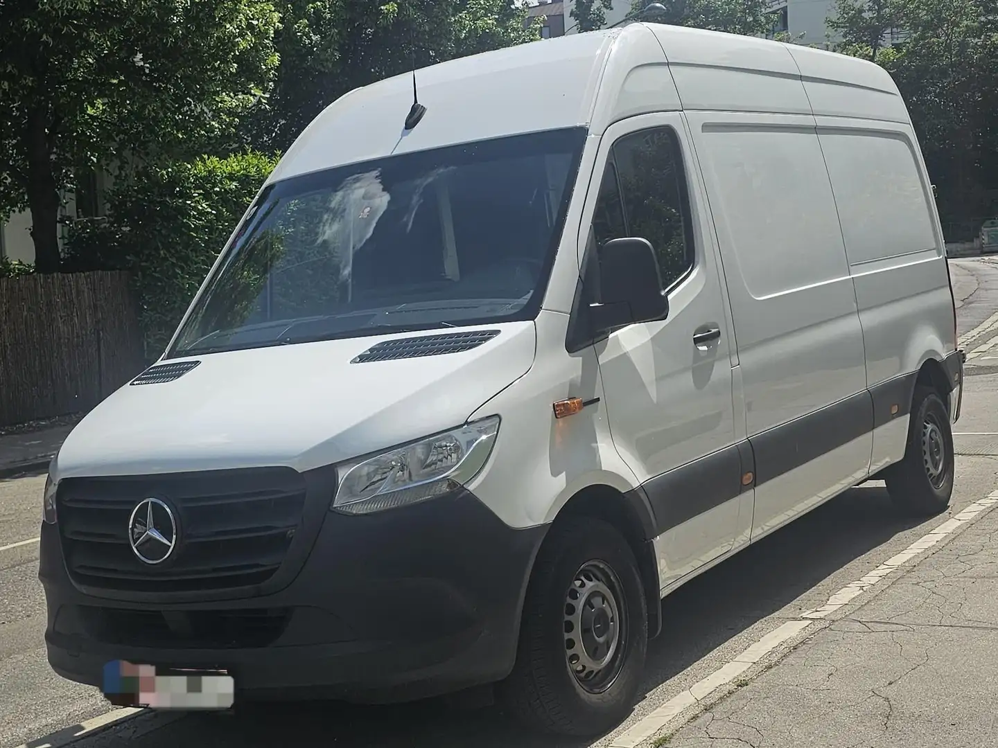 Mercedes-Benz Sprinter eSprinter Front 41kWh 3,5t / 3.924 mm Weiß - 2