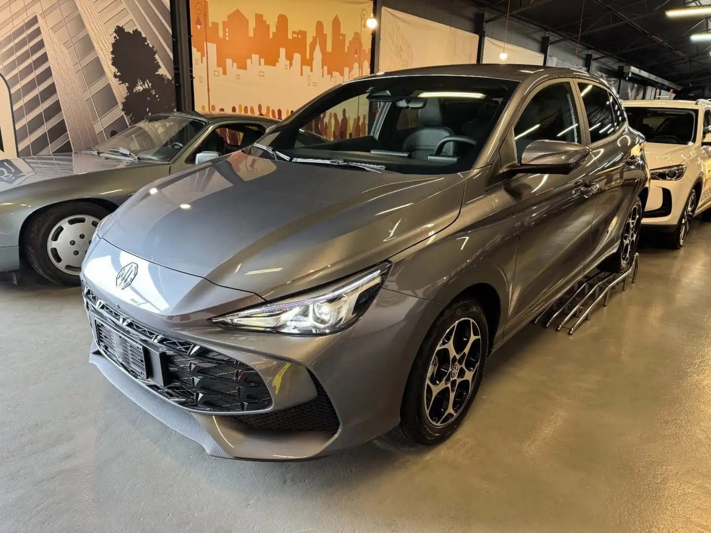 MG MG3 Hybrid+ Luxury Plateado - 1